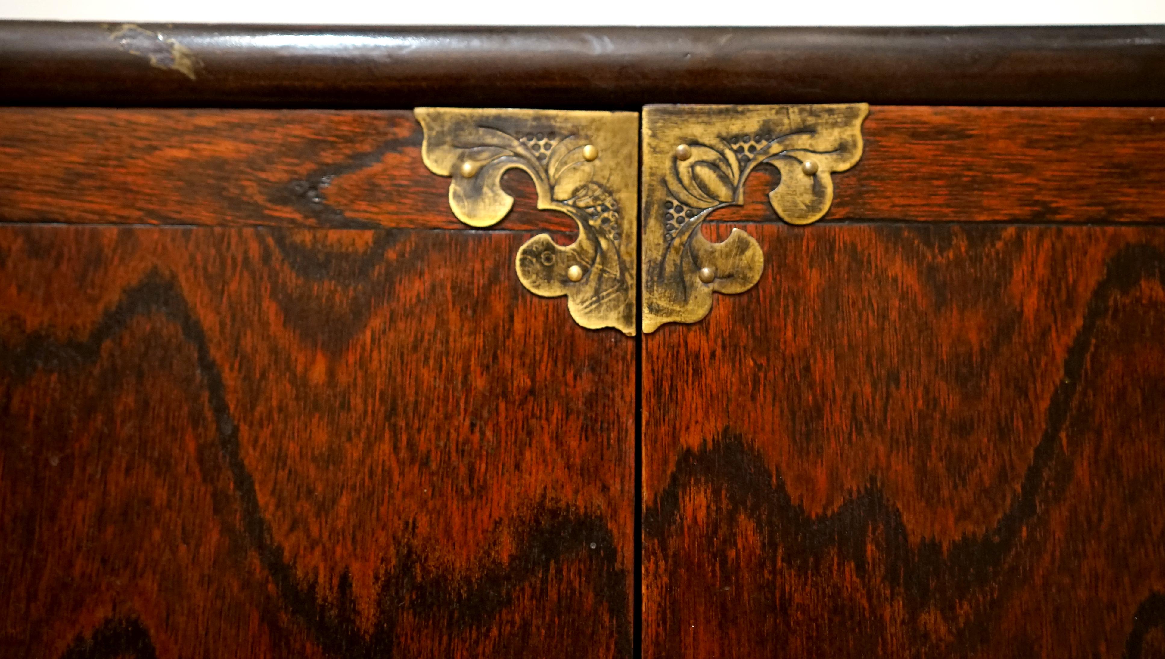 Vintage Burl Mahogany Tansu Chest with Paper Antique Calligraphy Lining In Good Condition For Sale In Lomita, CA