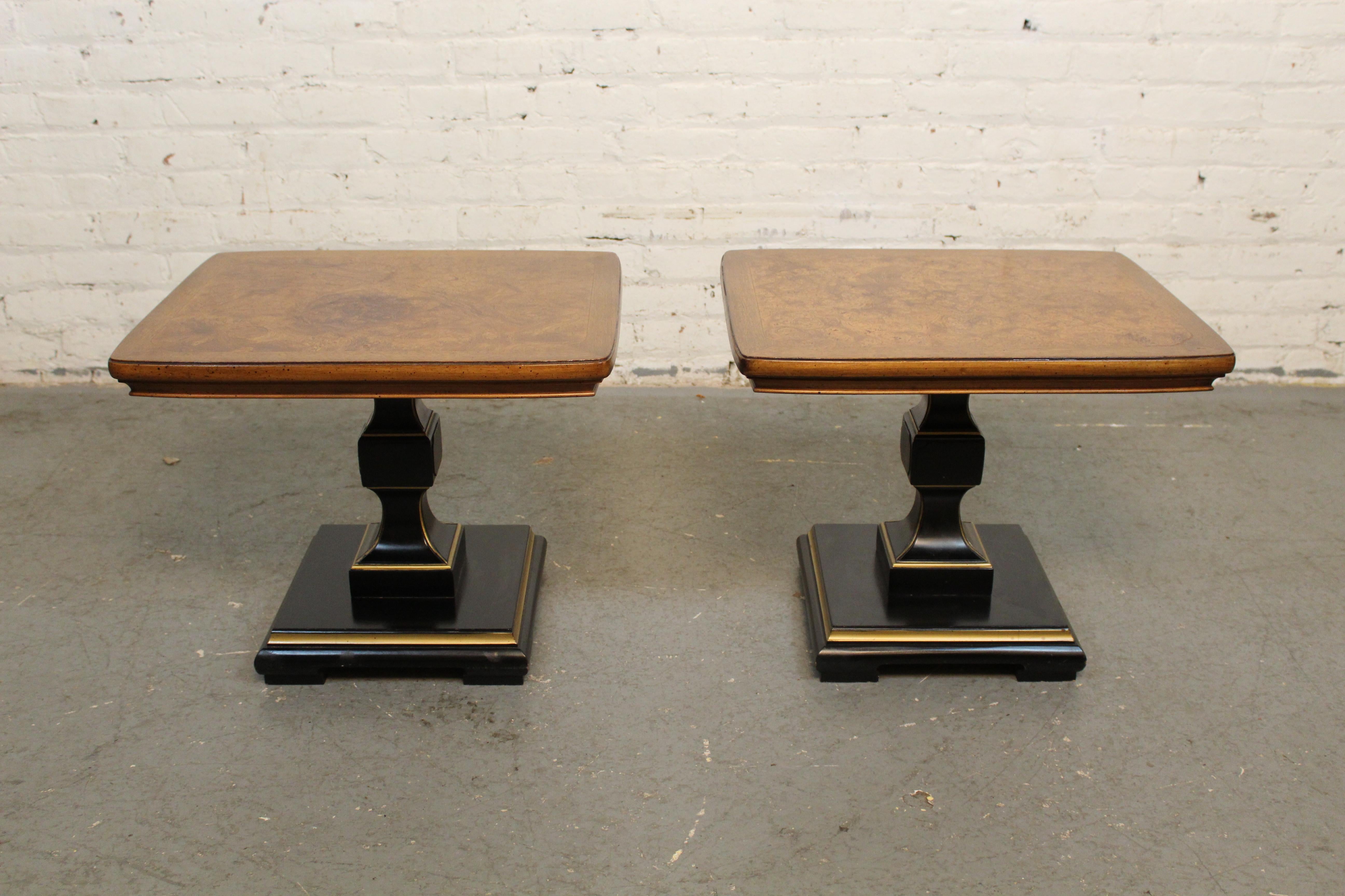 Américain Tables vintage de style Hollywood Regency dorées en vente