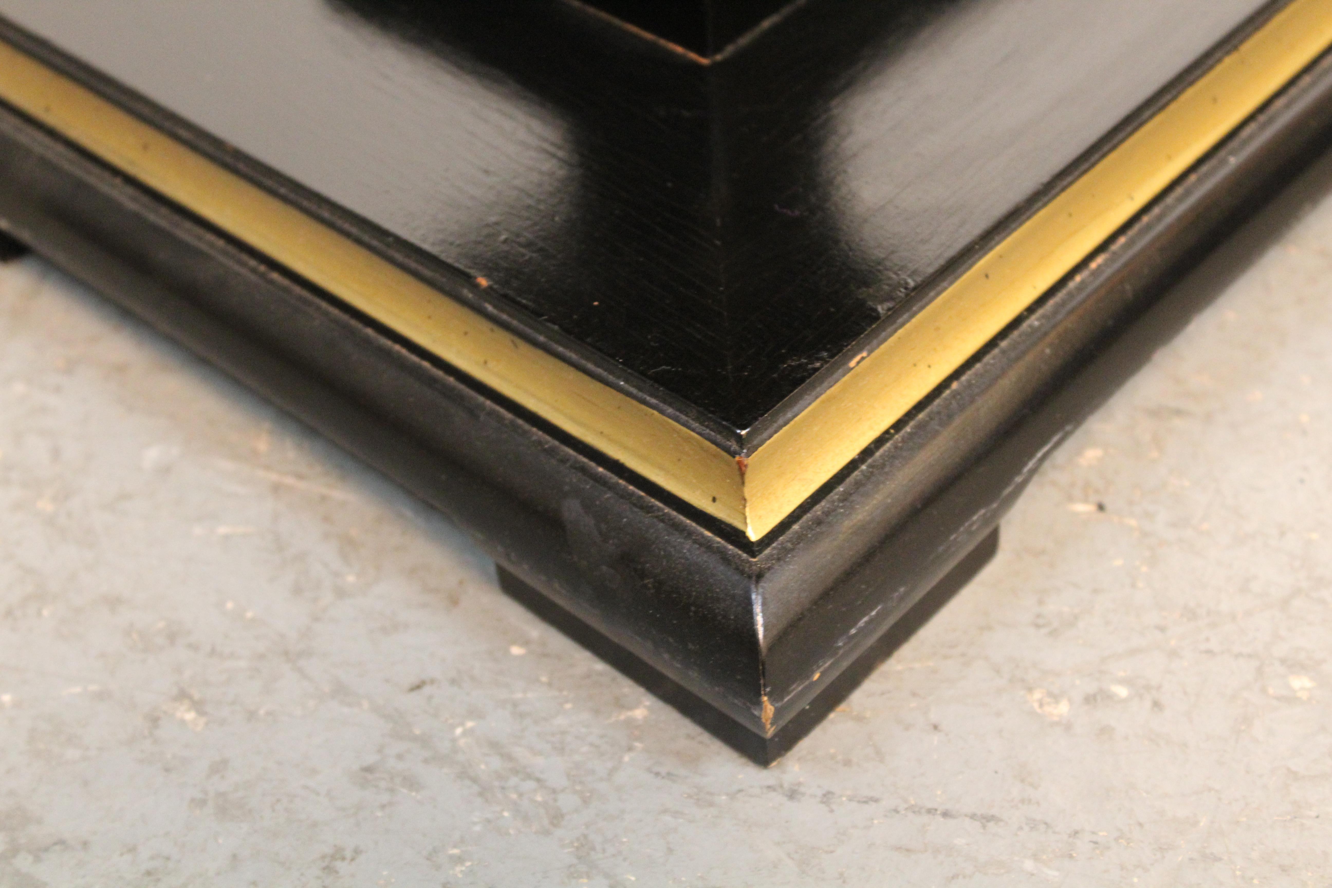 Tables vintage de style Hollywood Regency dorées en vente 1