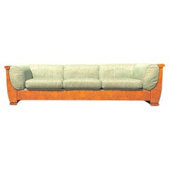 Sofa vintage à trois places garni de broussin d'après Biedermeier