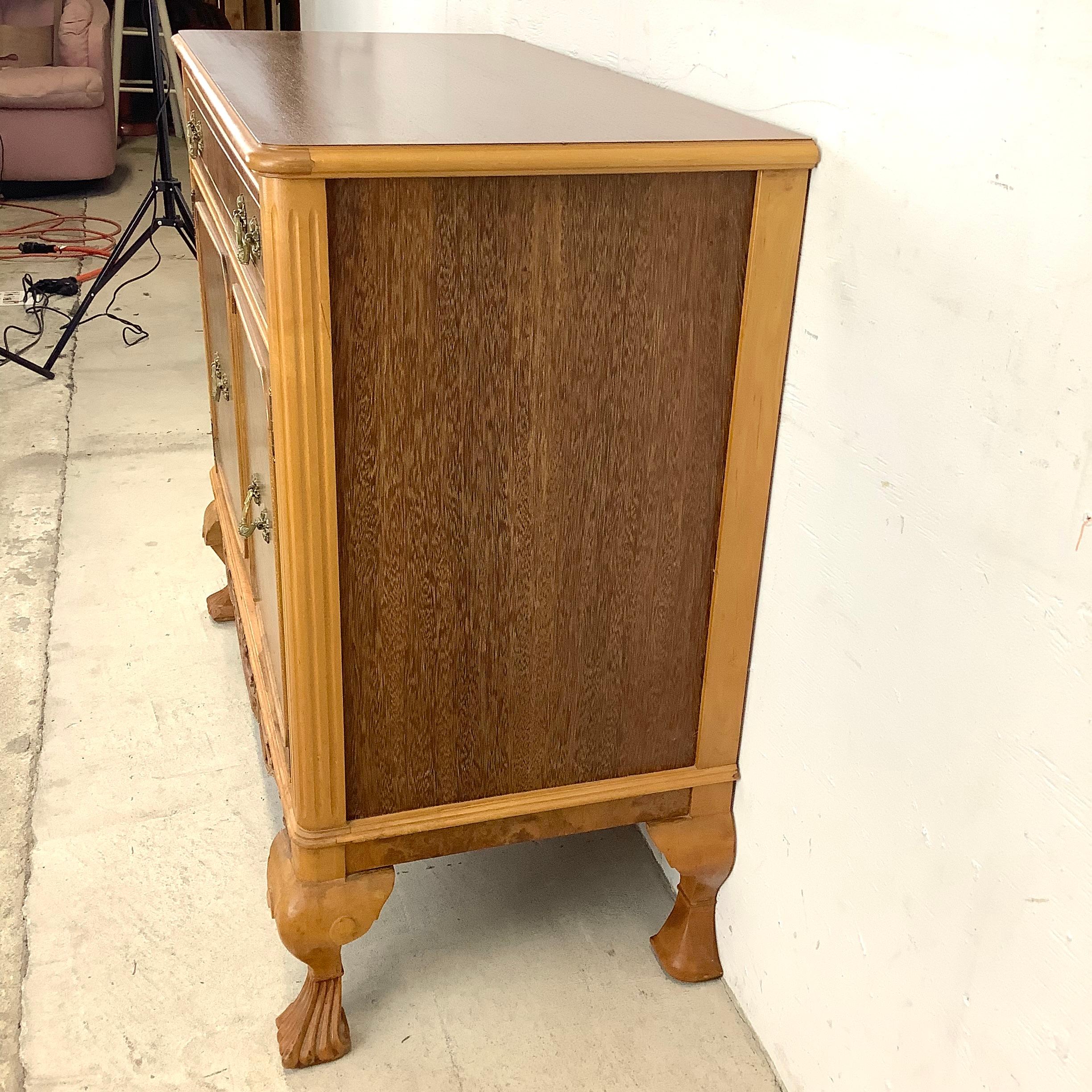 Vintage Burl Walnut Queen Anne Style Commode Cabinet In Good Condition In Trenton, NJ
