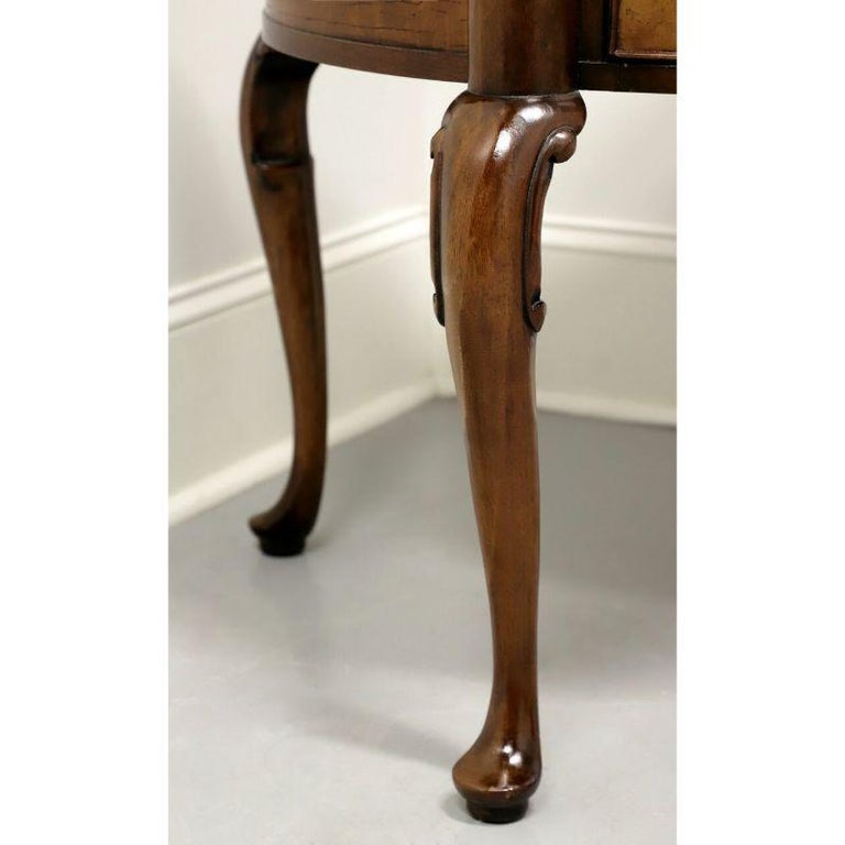 Vintage Burl Walnut Round Queen Anne Accent Table For Sale at 1stDibs