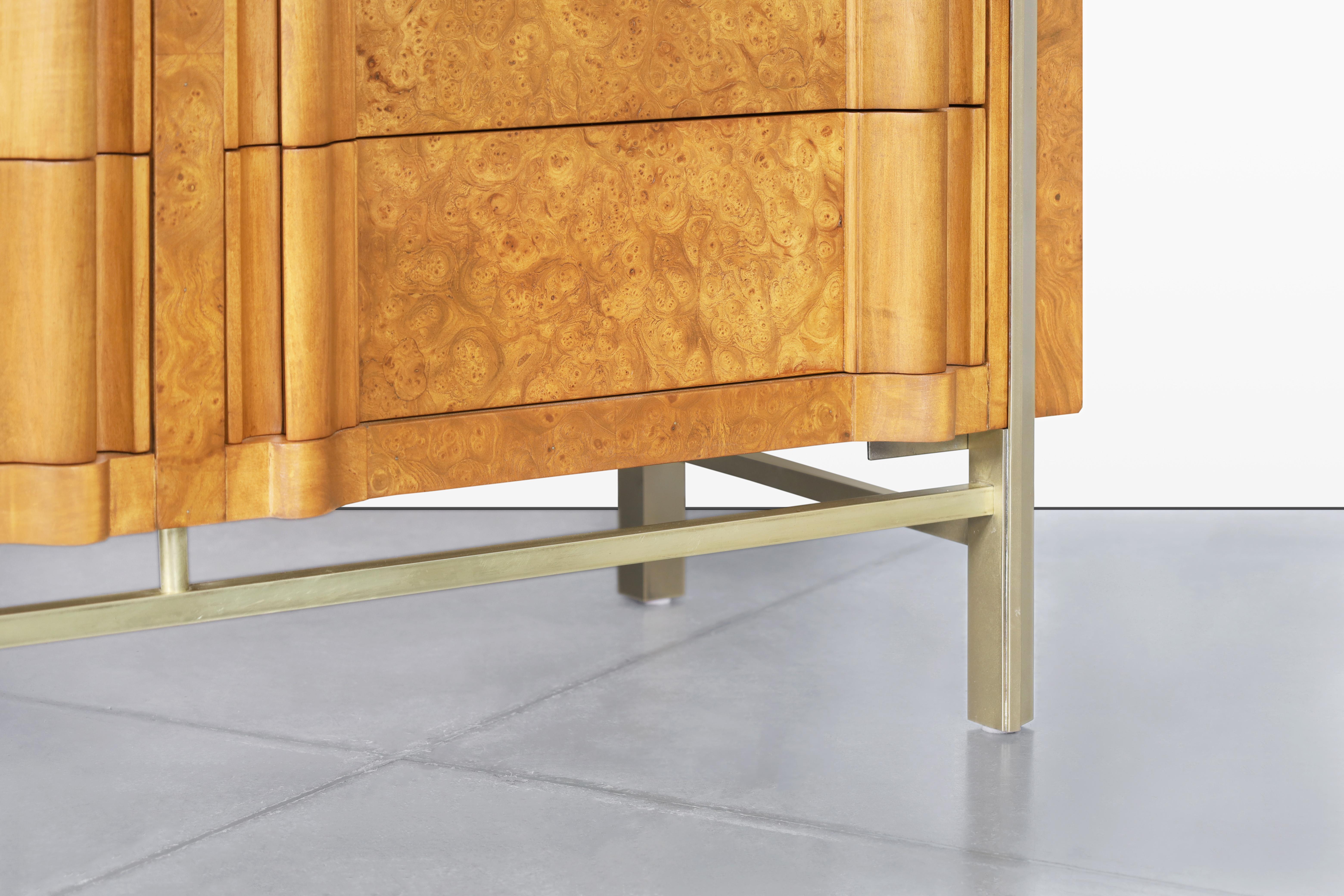 Comò d'epoca in legno di radica e ottone di J.L.A. Metz in vendita 1