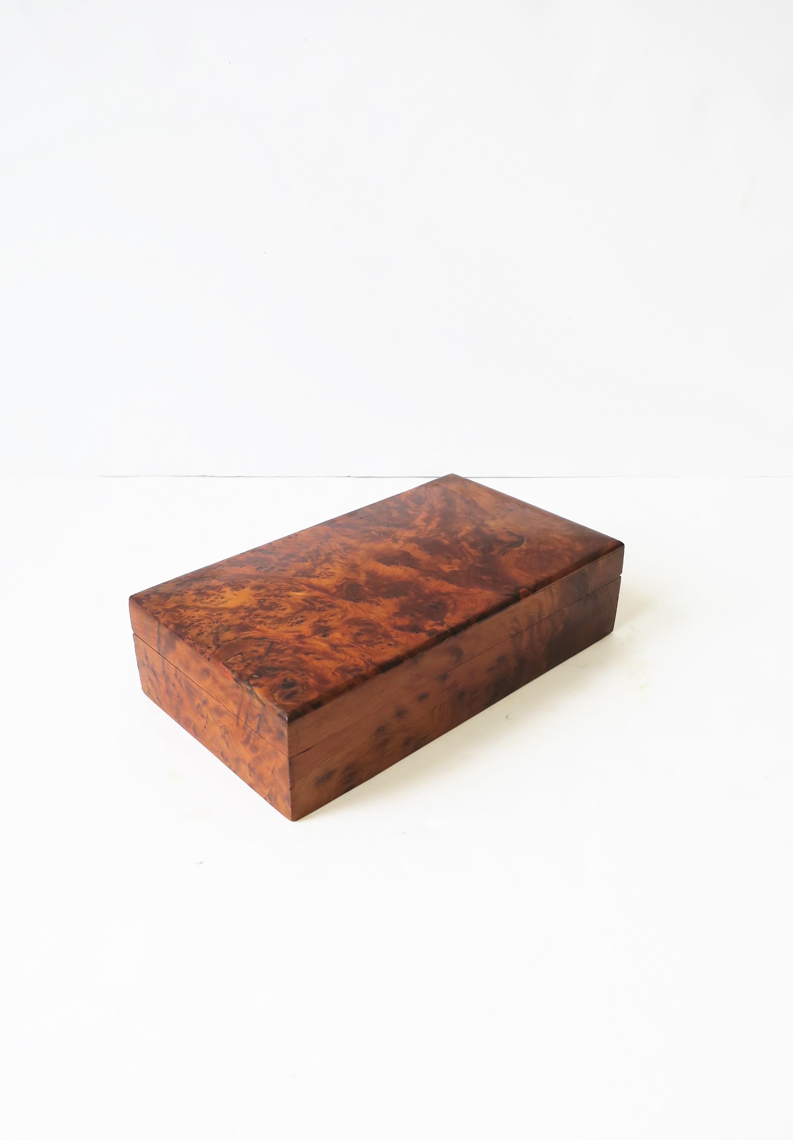 Vintage Burl Wood Box In Good Condition In New York, NY