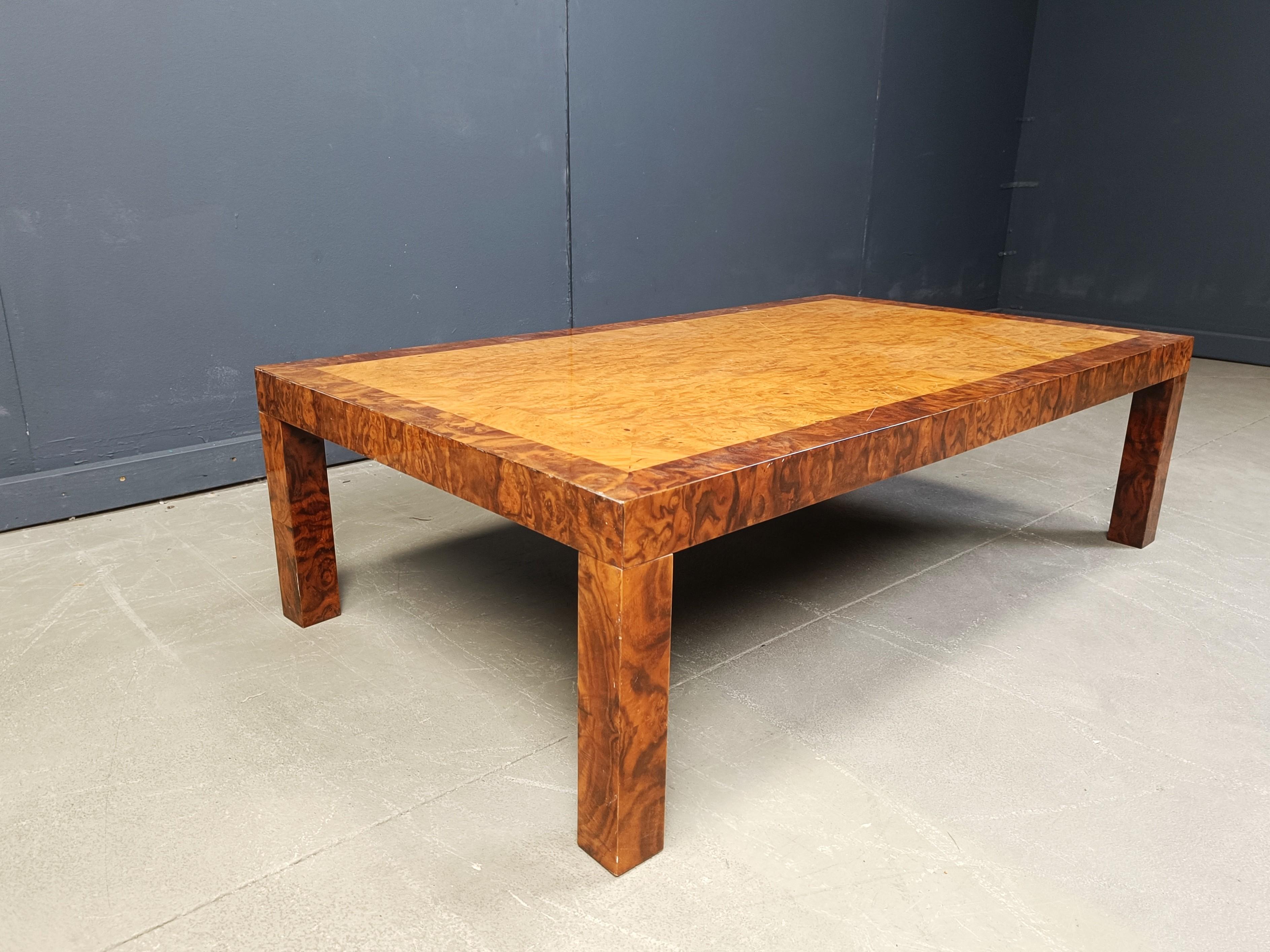 Hollywood Regency Table basse vintage en ronce de bois, années 1970 en vente