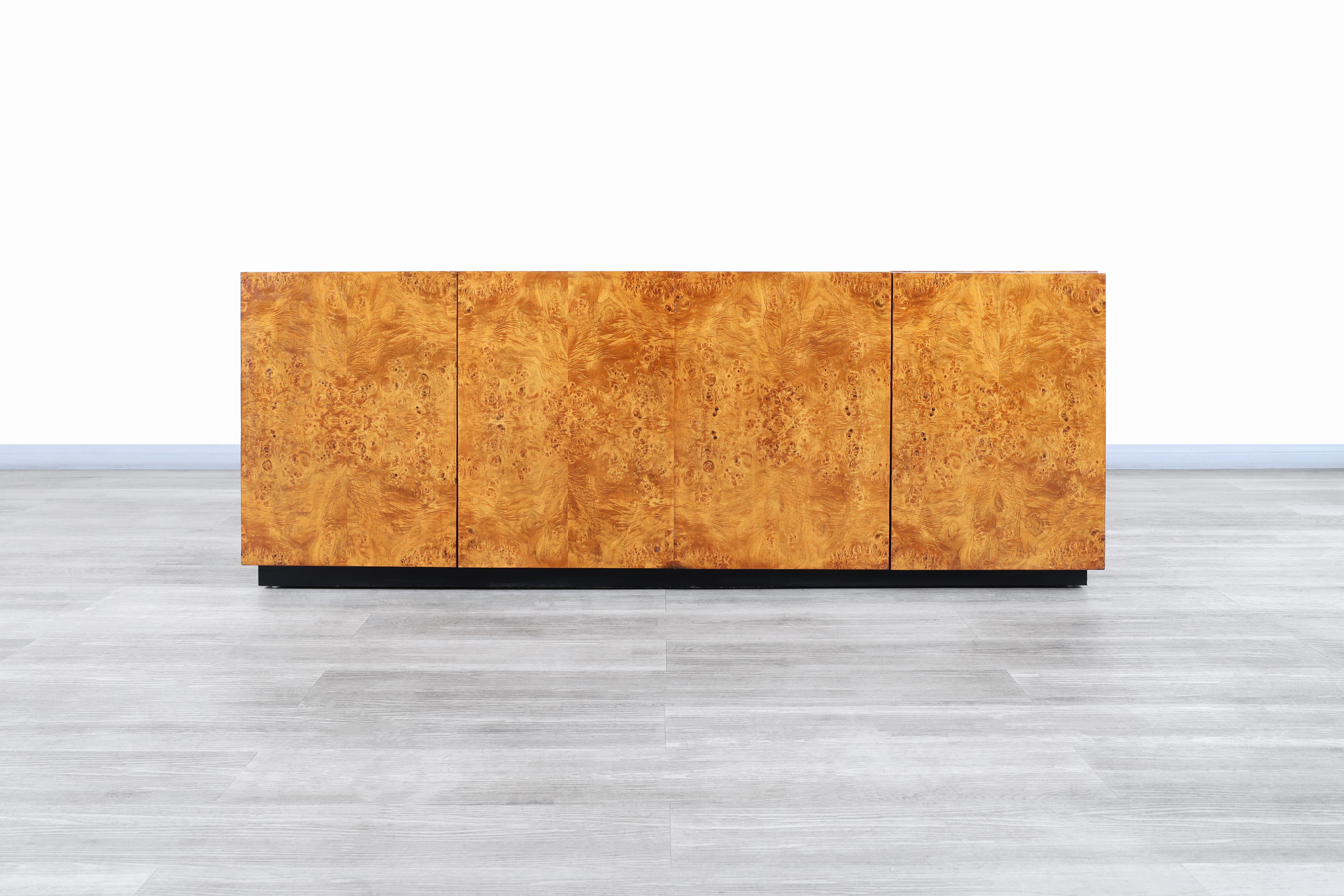 Late 20th Century Vintage Burl Wood Credenza by Arthur Umanoff for Dillingham