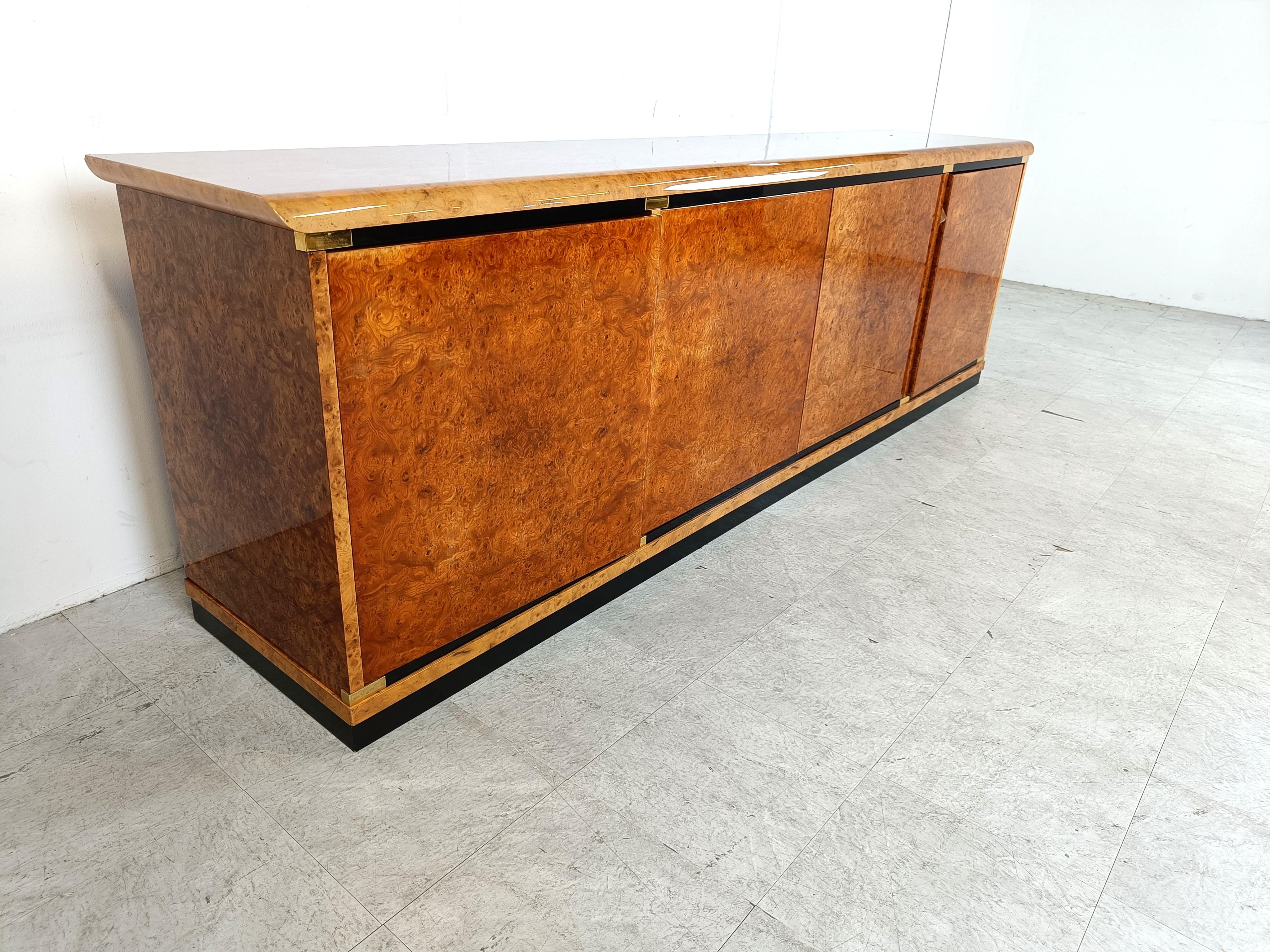 Vintage burl wood credenza by Guerini Emilio for GDM design, 1980s In Good Condition In HEVERLEE, BE