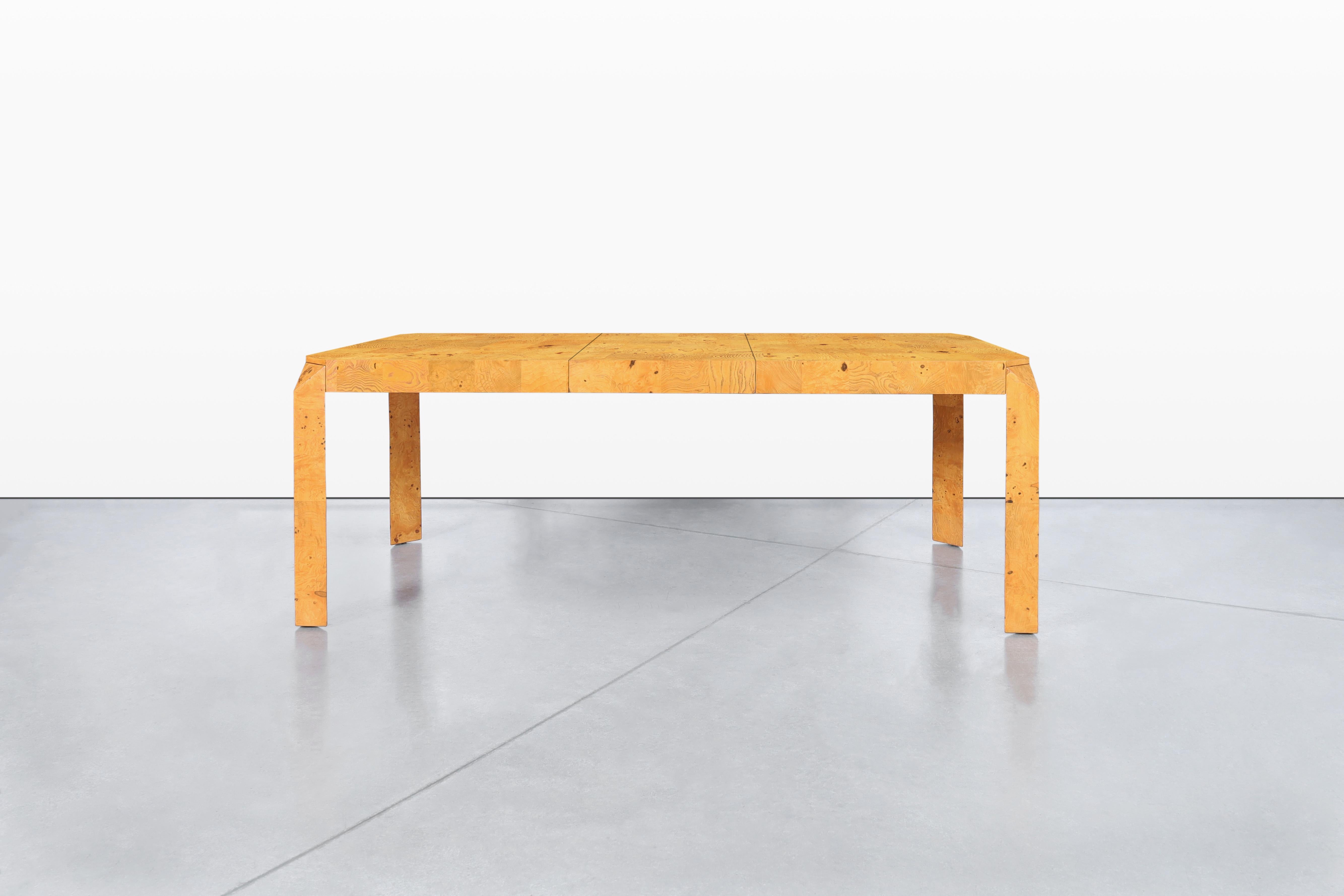 Américain Table de salle à manger Parsons vintage en broussin en vente