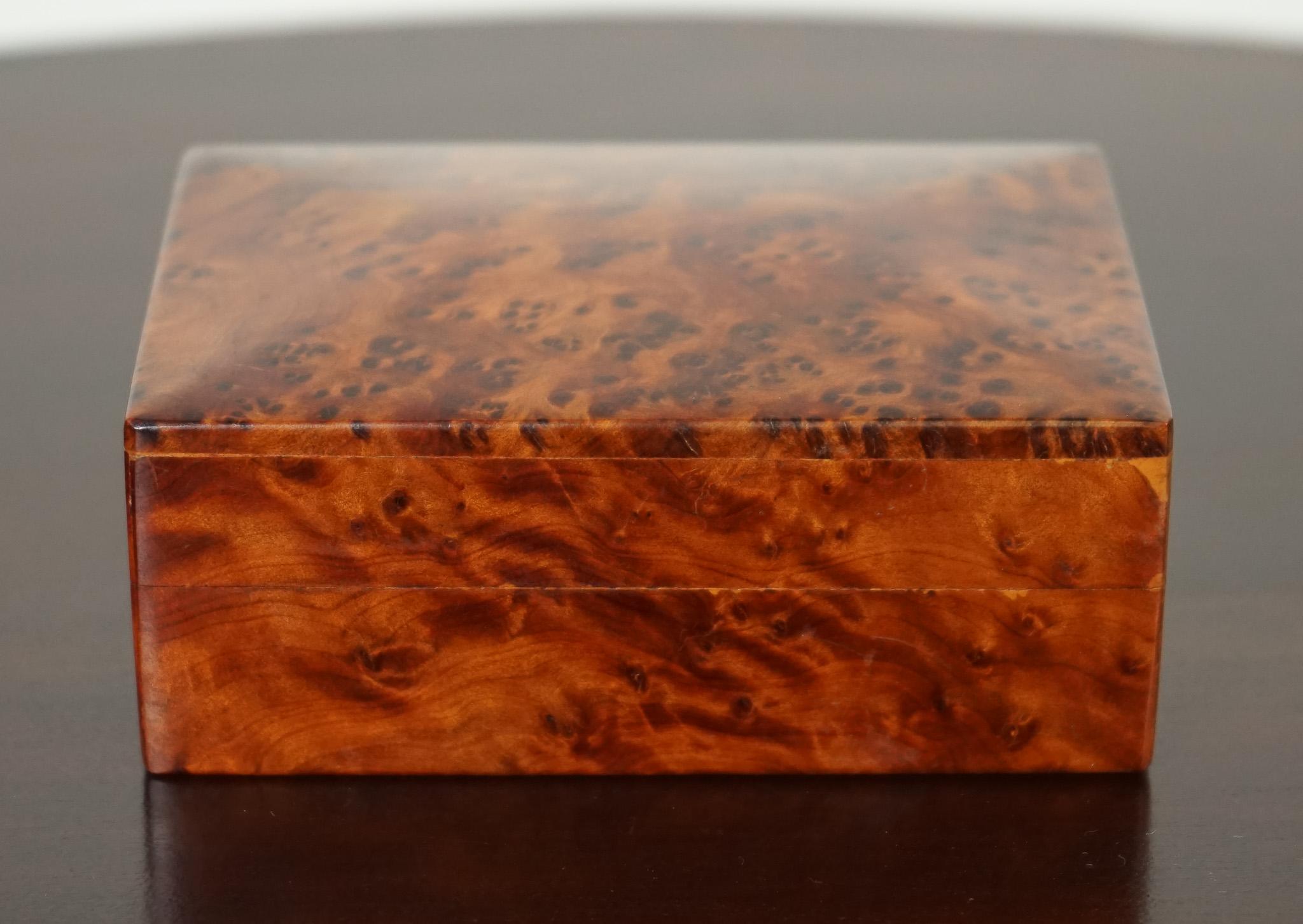 Hand-Crafted ViNTAGE BURL WOOD SMALL BOX FOR CARDS JEWELLERY For Sale