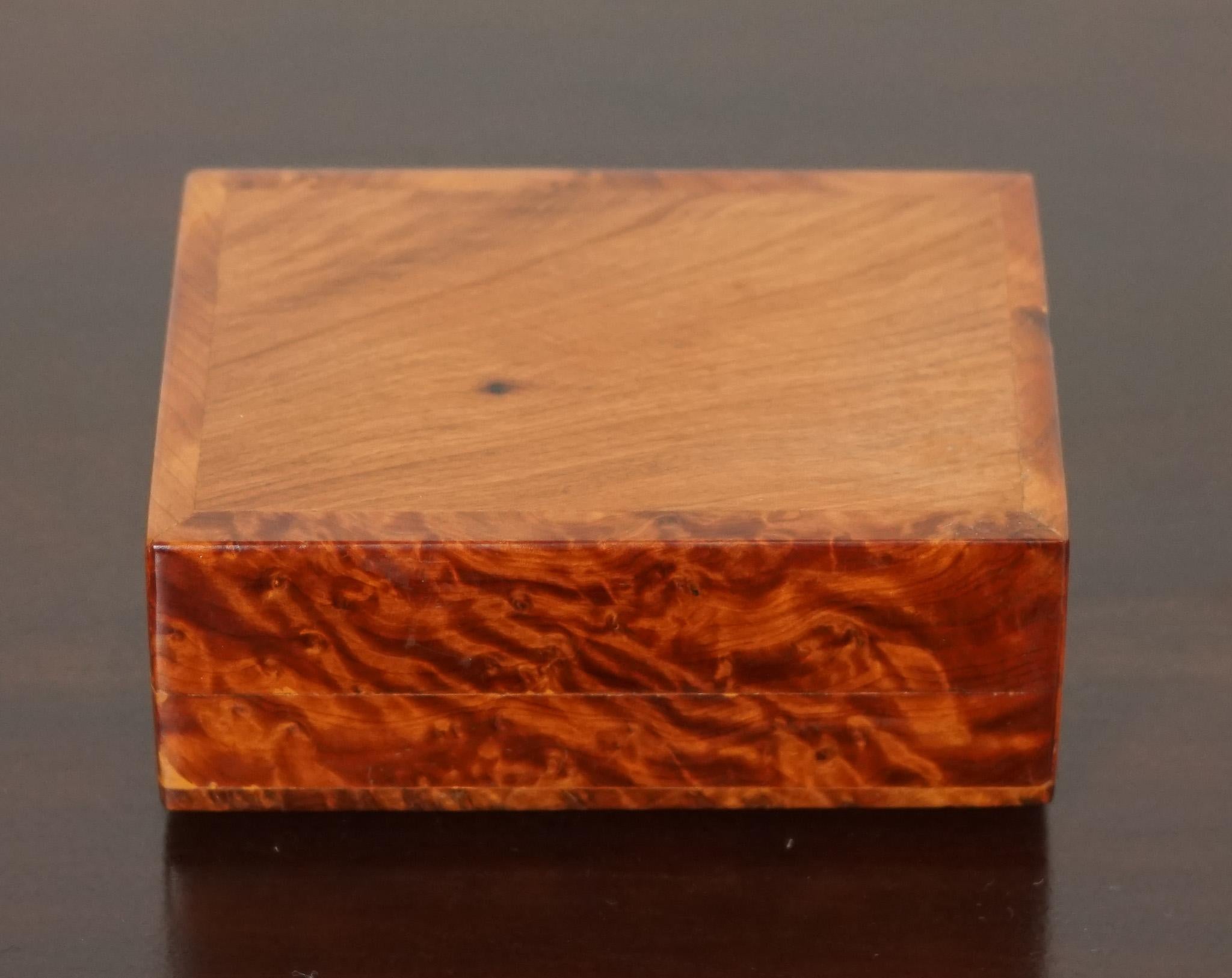 ViNTAGE BURL WOOD SMALL BOX FOR CARDS JEWELLERY For Sale 1