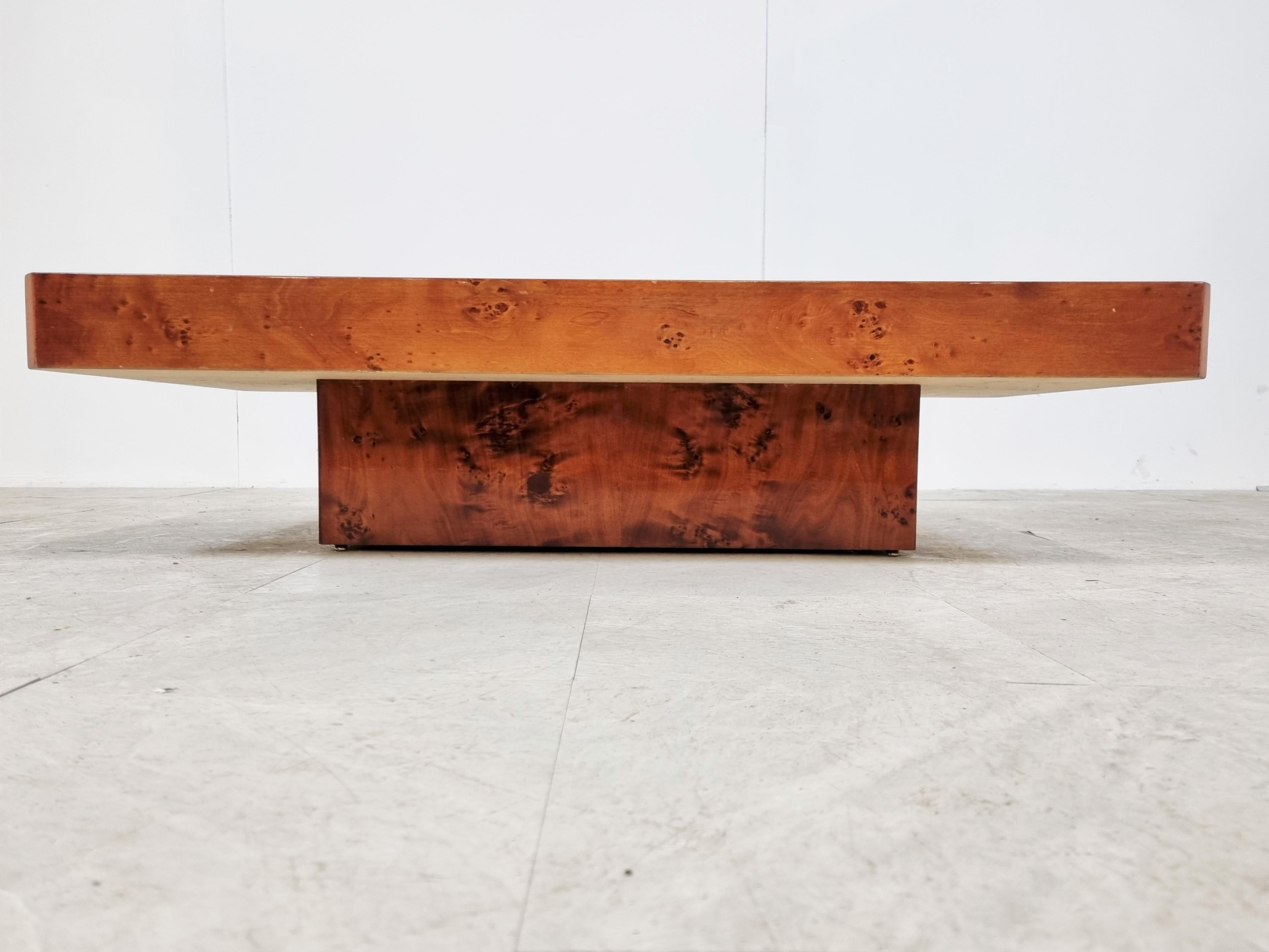 Vintage Burl Wooden Coffee Table, 1970s In Good Condition In Leuven, Vlaams Gewest