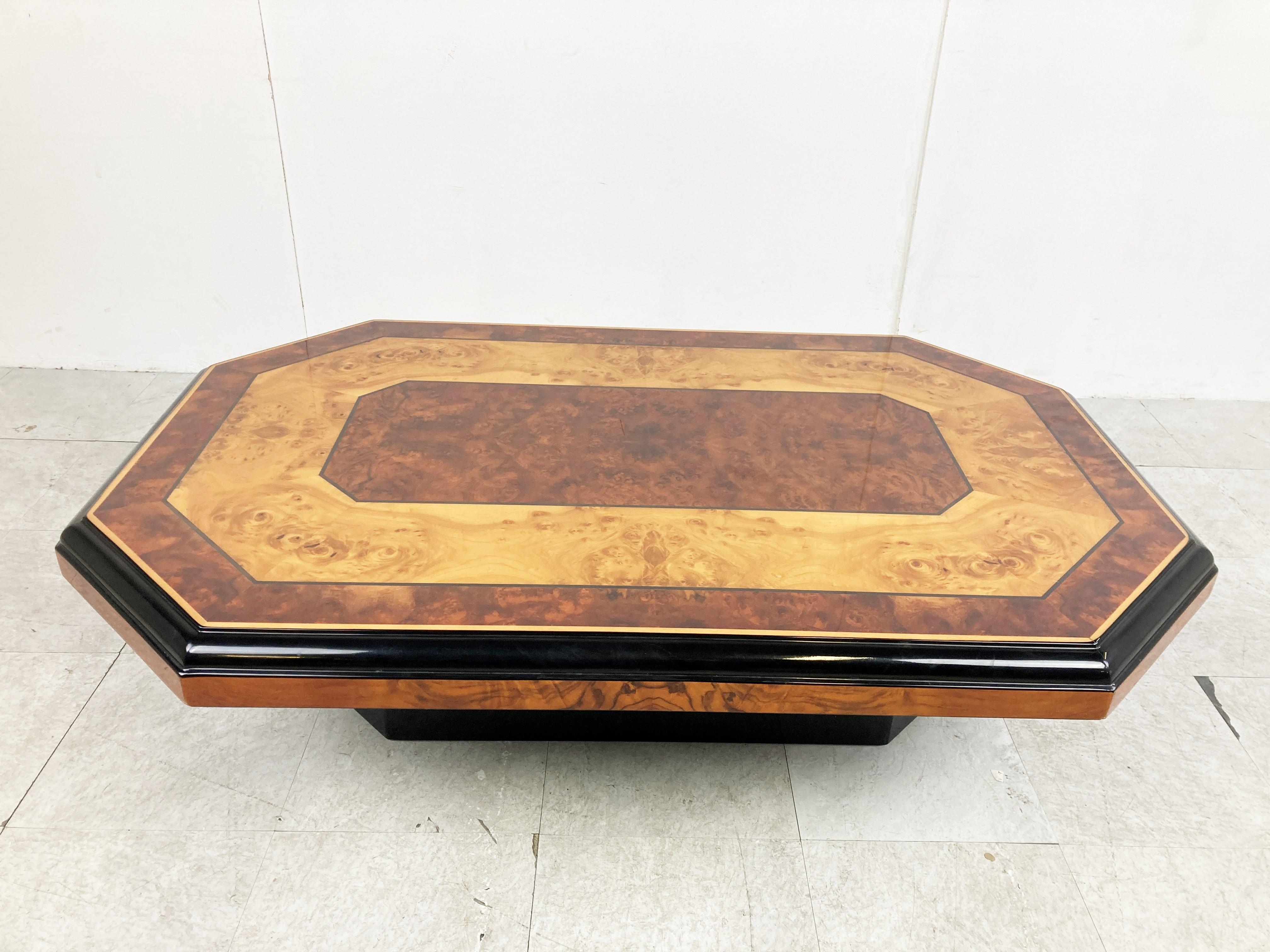 Vintage Burl Wooden Coffee Table, 1980s In Good Condition In HEVERLEE, BE