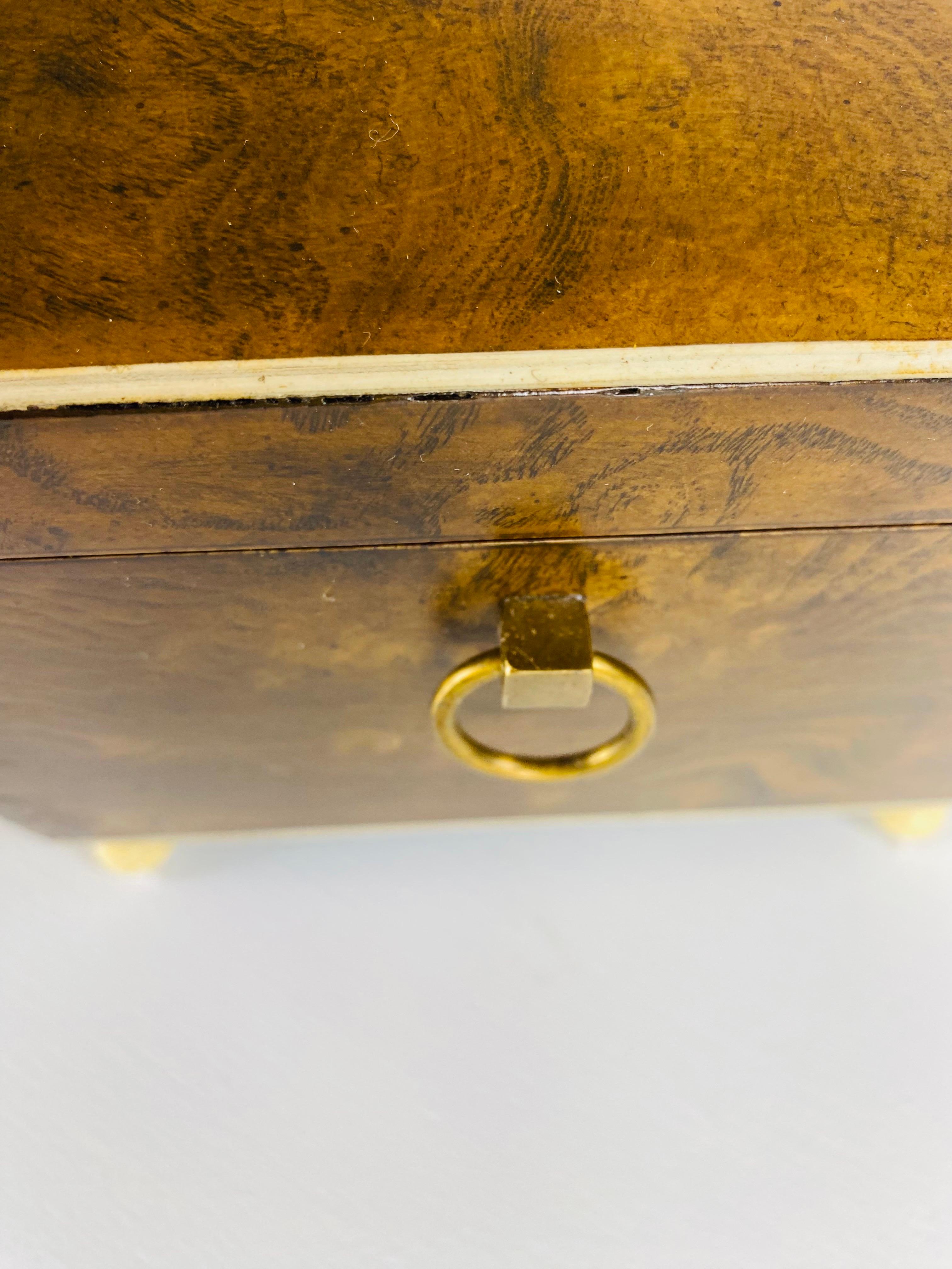 XXI secolo e contemporaneo Cassettone d'epoca in noce burlato e finto avorio di Maitland Smith in vendita