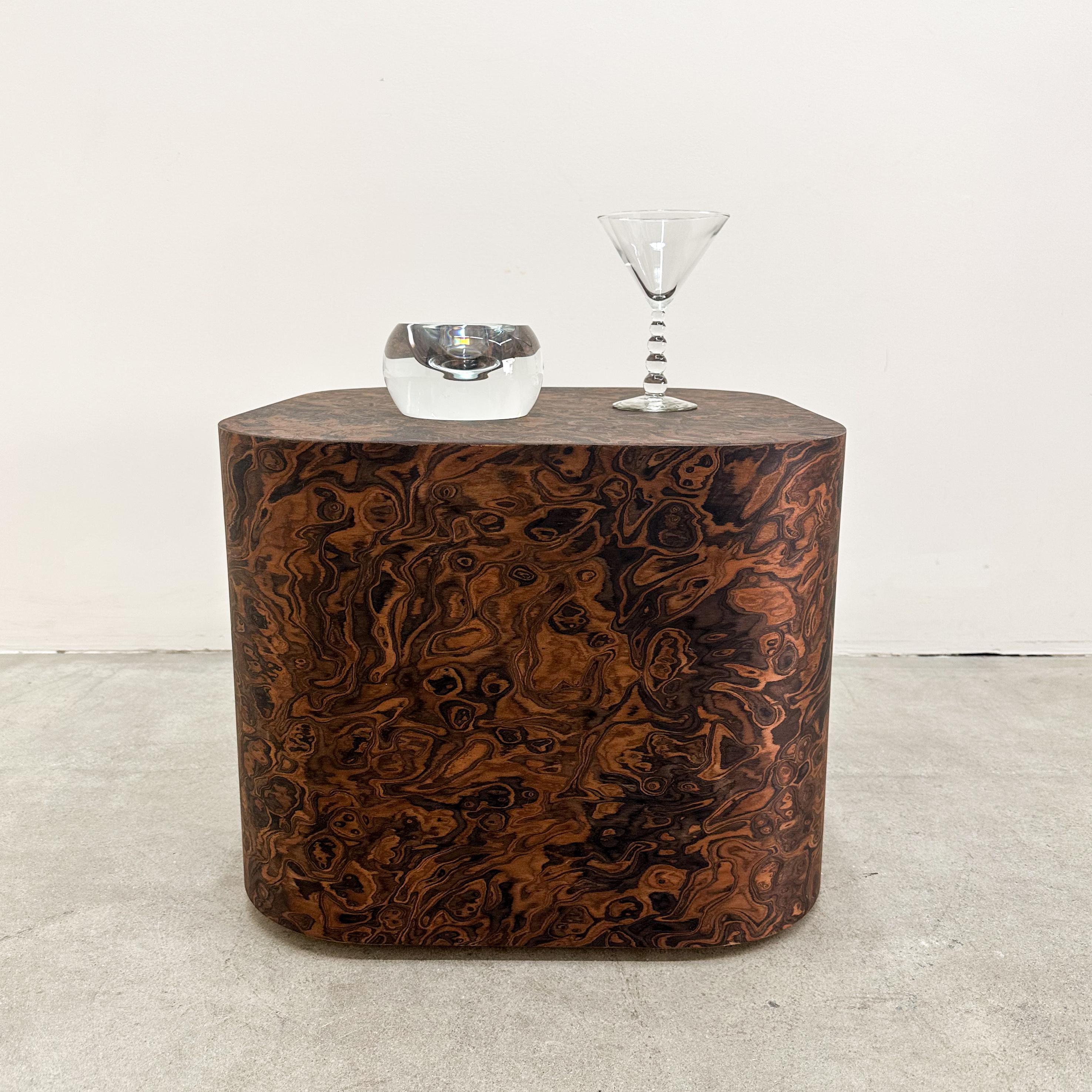 The vintage cocktail table has been re-veneered with burlwood veneer. 
ALPI manufactures the distinctive veneer.

Color: Shades of light to dark brown. 

Measurements:
Length: 20
