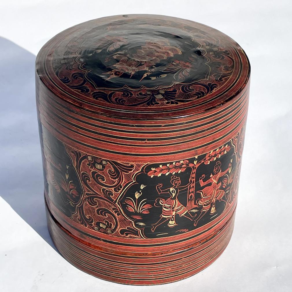 Lacquered Vintage Burmese Betel Box “Kun-It” For Sale