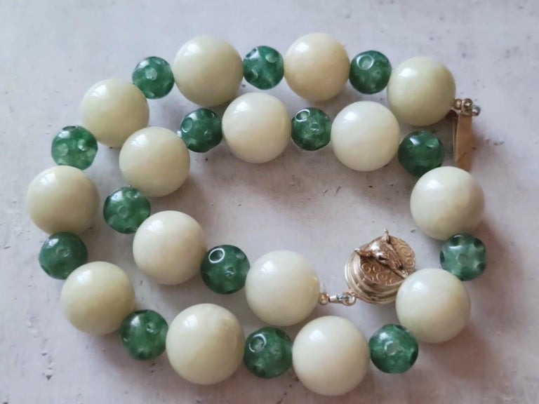 Vintage Burmese Carved Jade Necklace For Sale at 1stDibs