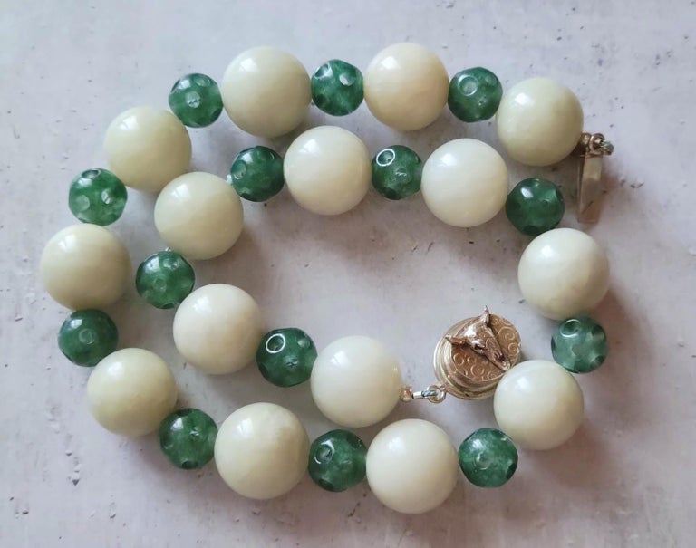 Vintage Burmese Carved Jade Necklace For Sale at 1stDibs