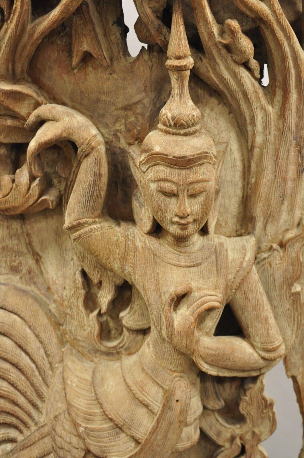 Grande sculpture orientale de statue en bois sculpté birman sur socle vintage en vente 6