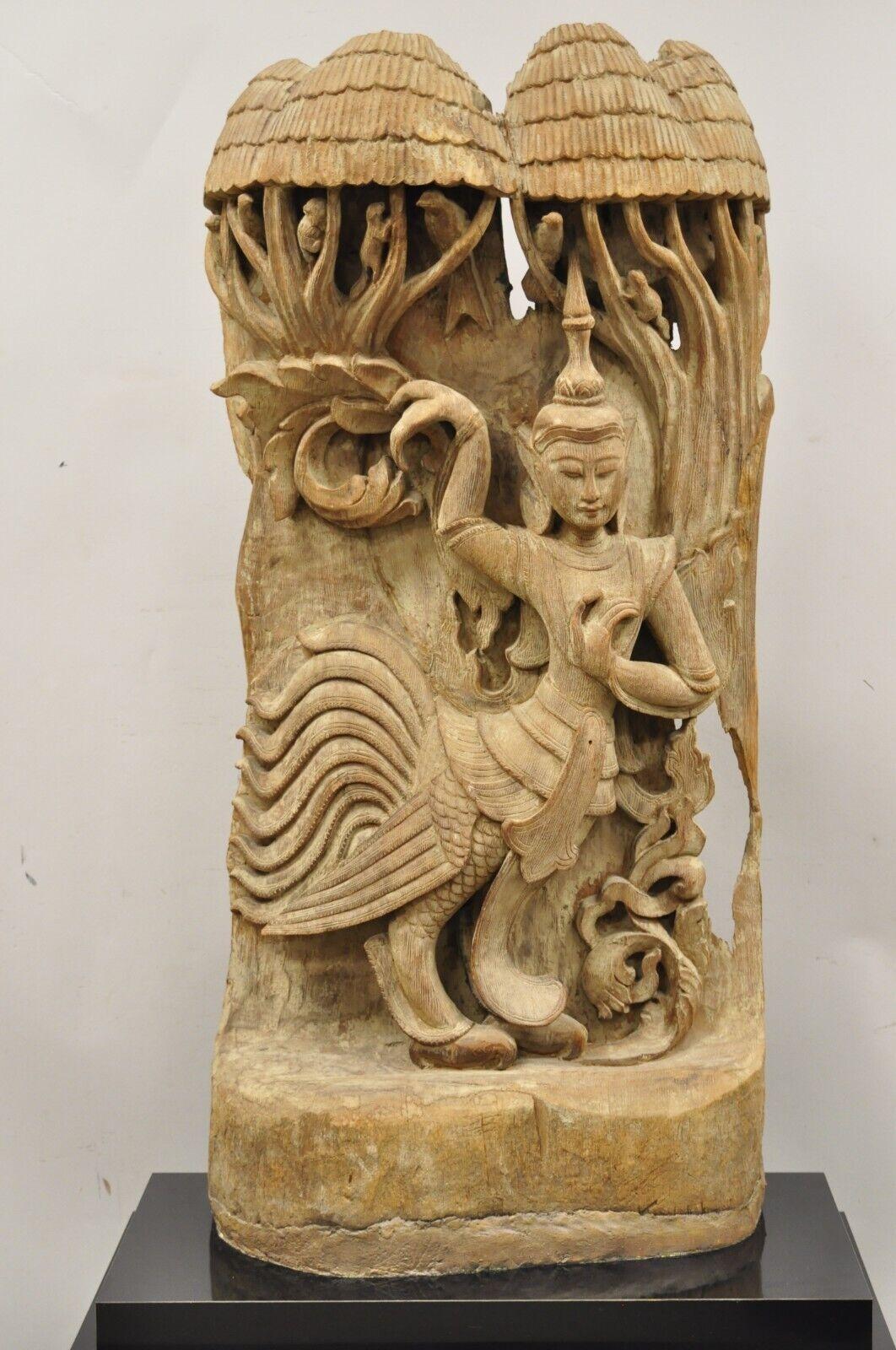 Große burmesische Vintage-Figurenstatue-Skulptur aus geschnitztem Holz (20. Jahrhundert) im Angebot