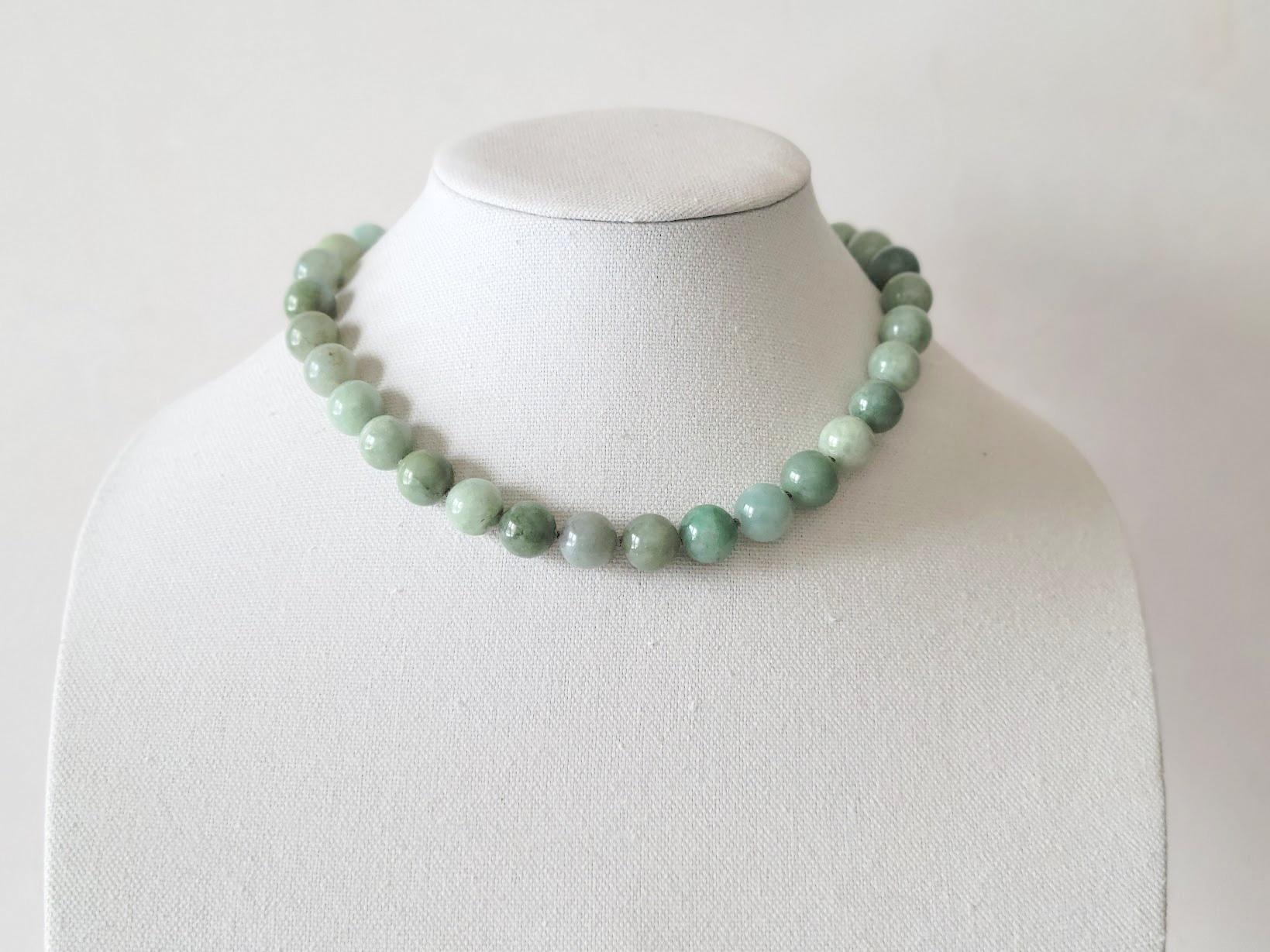 Vintage Burmese Jade Necklace For Sale 1