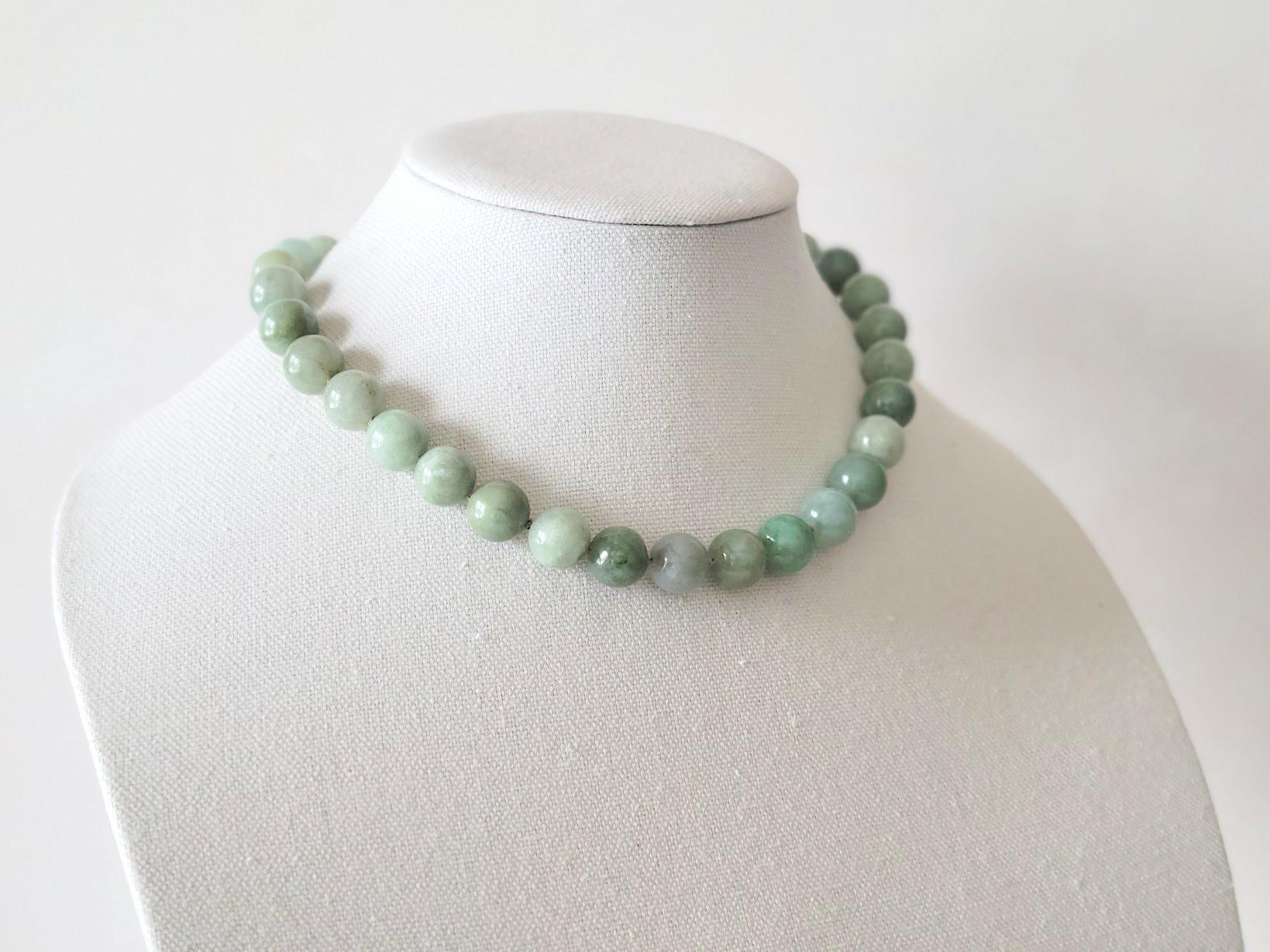 Vintage Burmese Jade Necklace For Sale 3