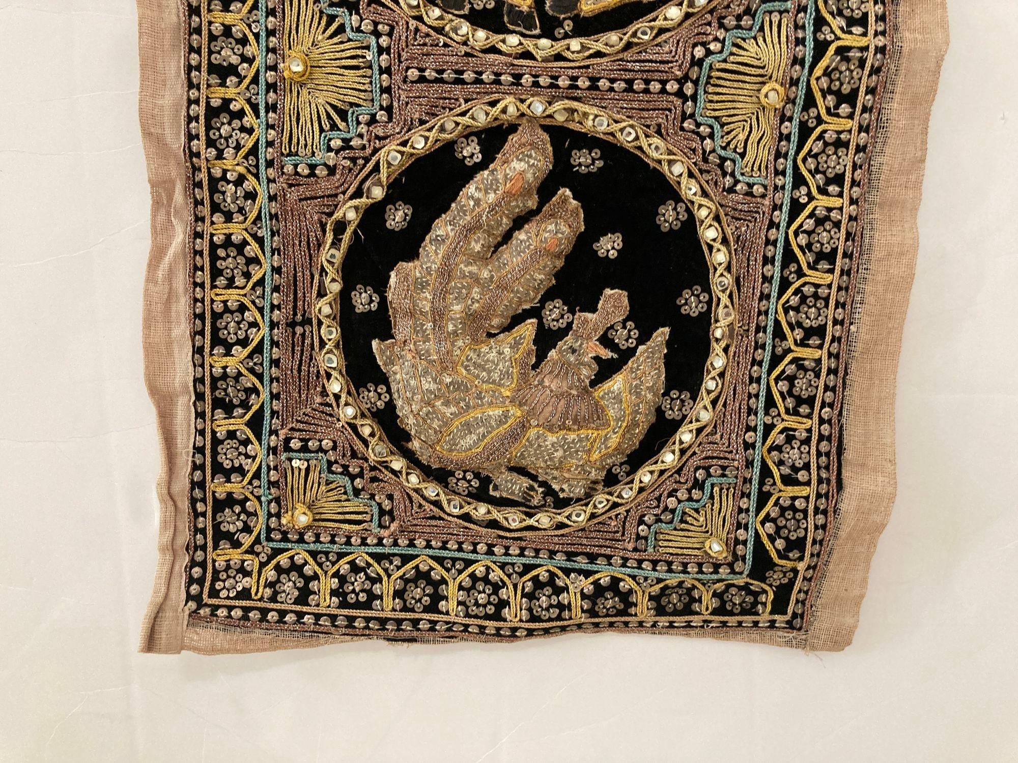 Arazzo birmano d'epoca ricamato Kalaga 1960 in vendita 5