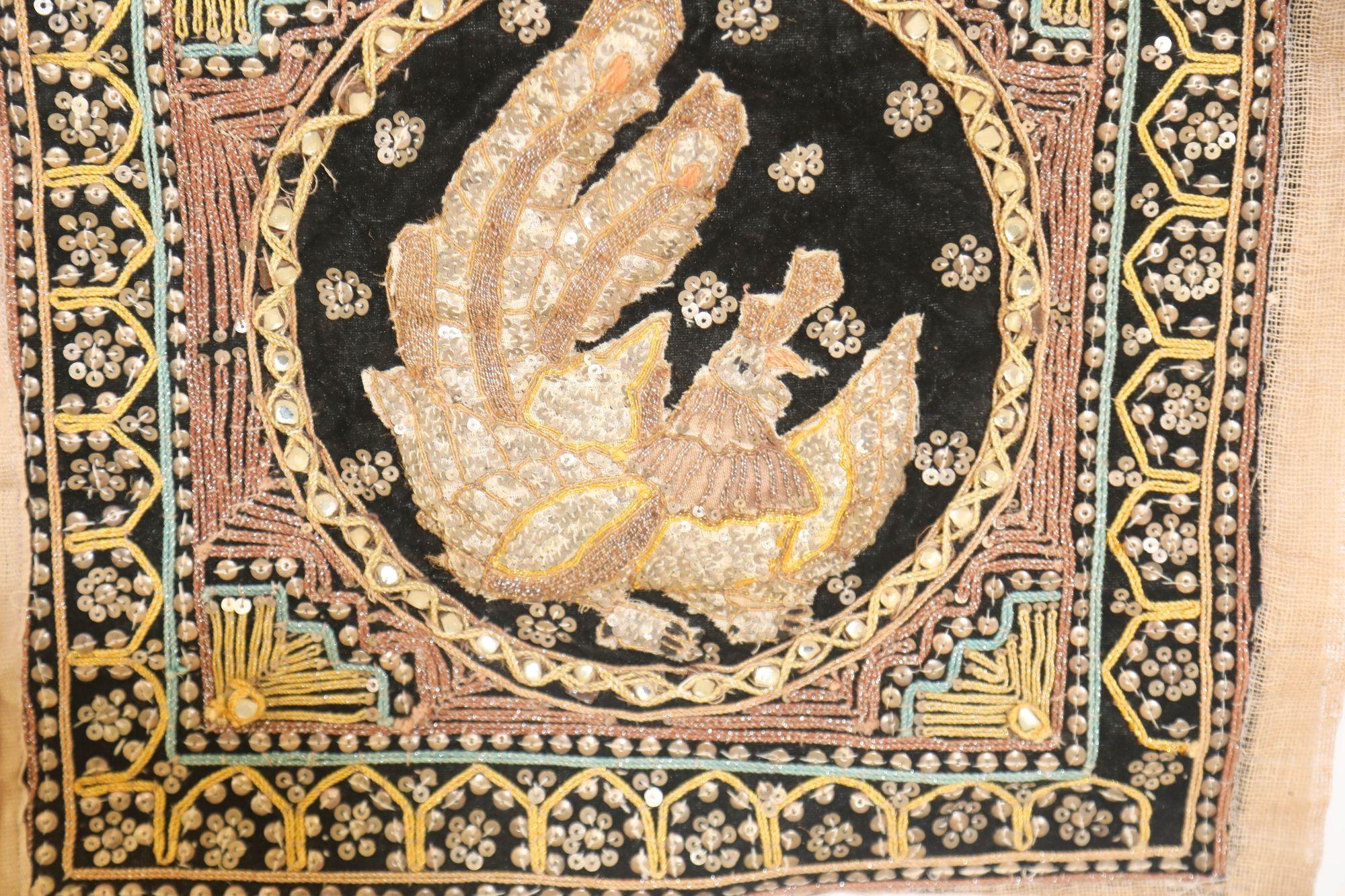 XX secolo Arazzo birmano d'epoca ricamato Kalaga 1960 in vendita
