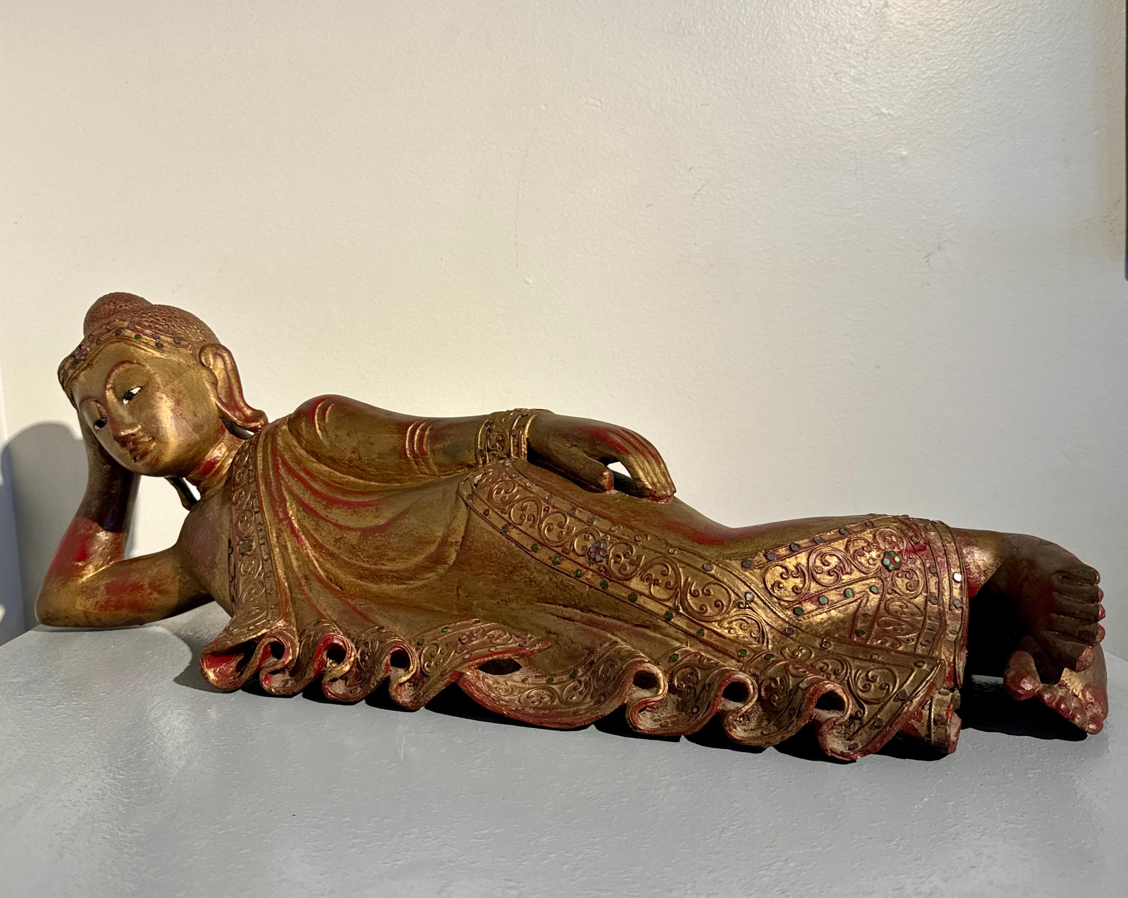 Vintage Burmese Reclining Buddha, Carved, Lacquered and Gilt Wood, circa 1970's In Good Condition In Austin, TX