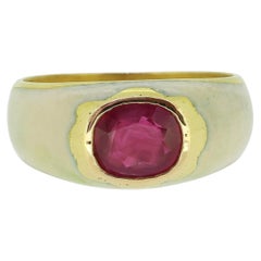 Vintage-Ring mit burmesischem Rubin und weißem Emaille