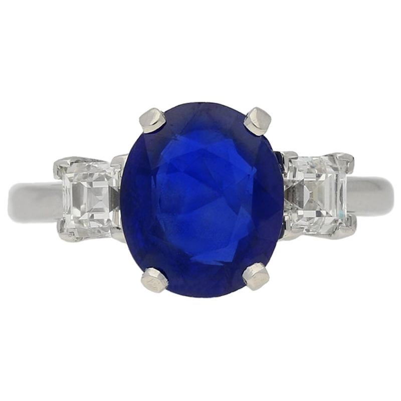 Anillo de compromiso vintage birmano de zafiro y diamantes, circa 1950