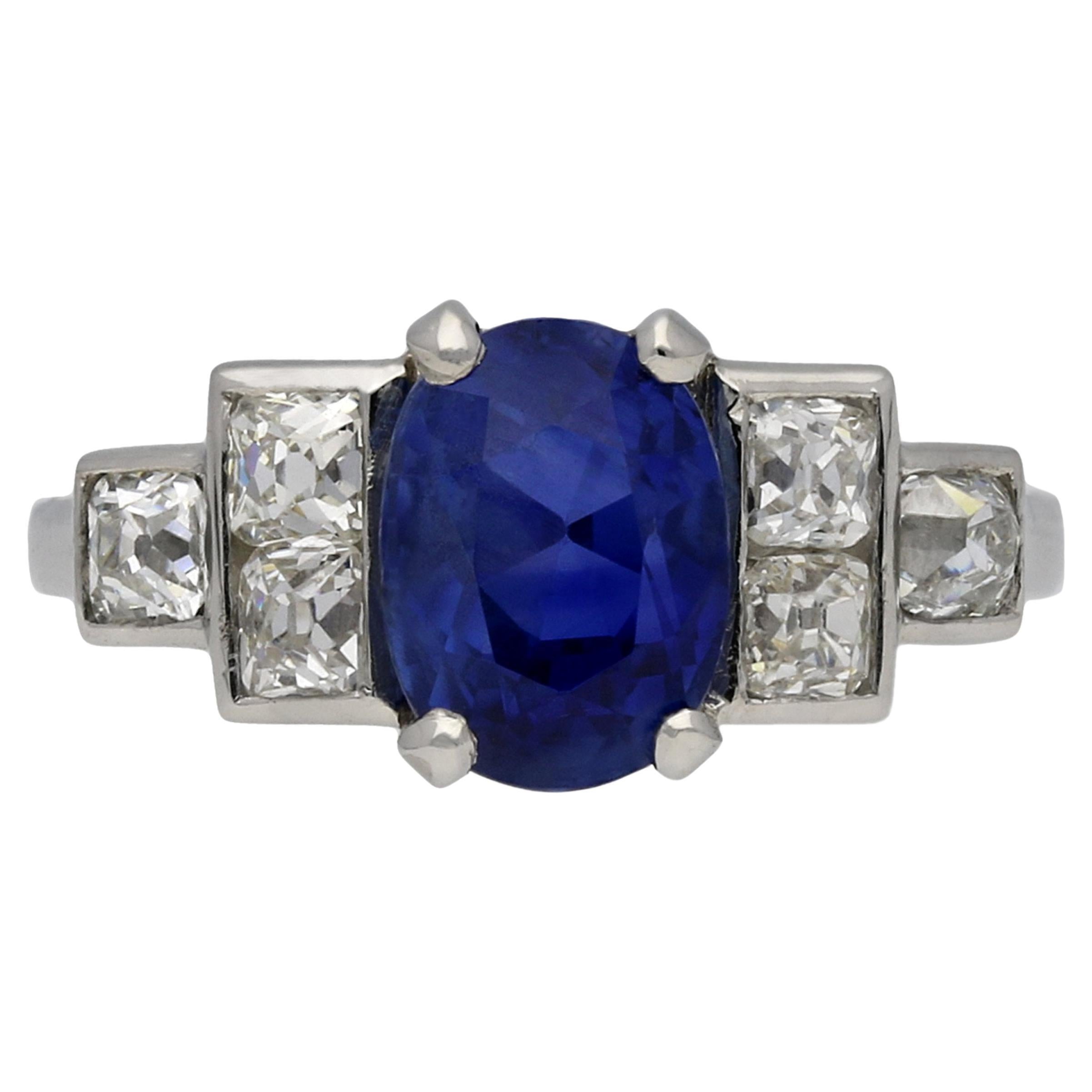 Vintage Burmese sapphire and diamond ring, French, circa 1950 For Sale