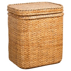 Vieux panier ou conteneur de rangement à couvercle en bois et rotin birman tissé