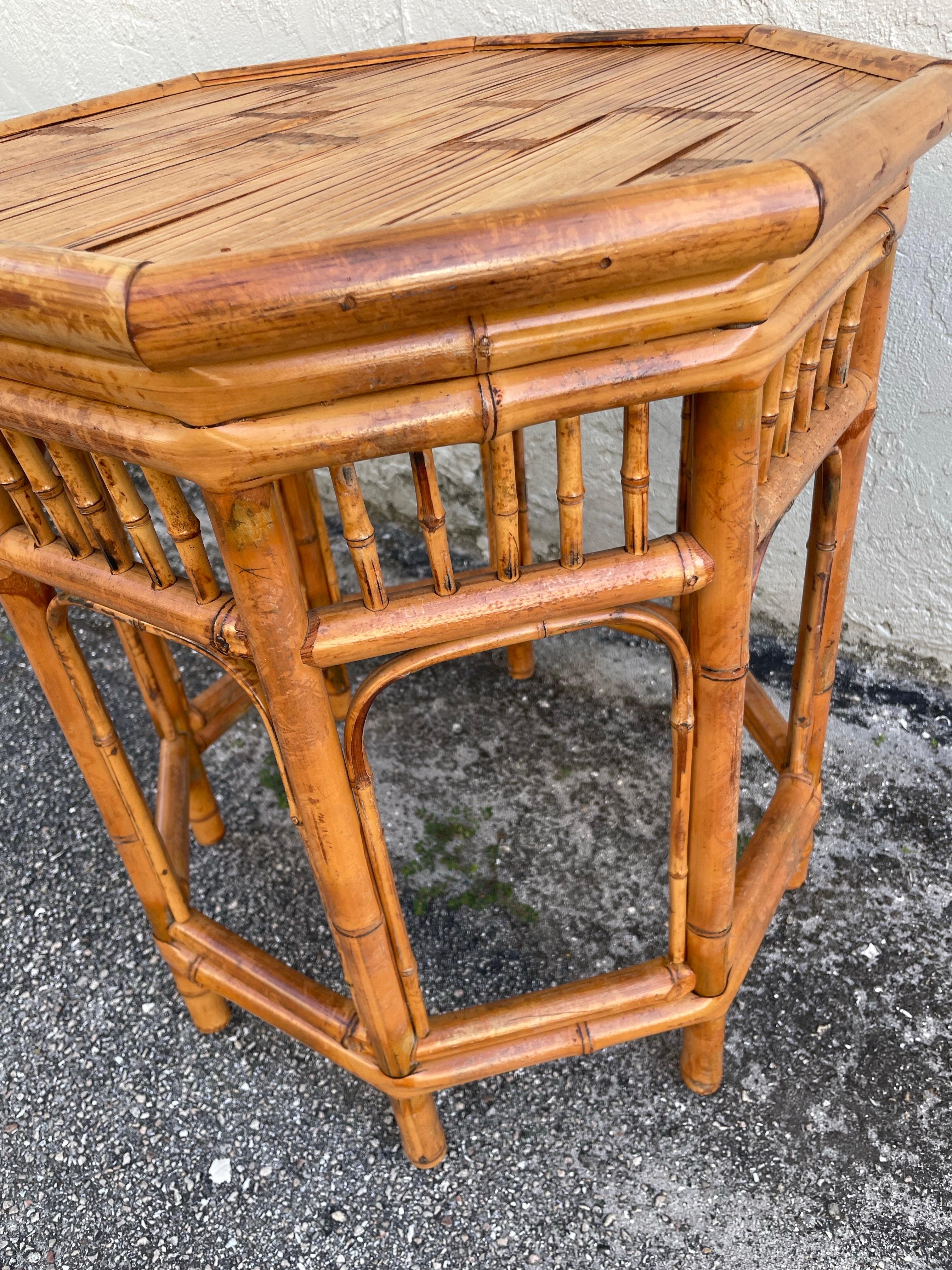 Vintage Burnt Bamboo Octagon Side Table Filipino en venta