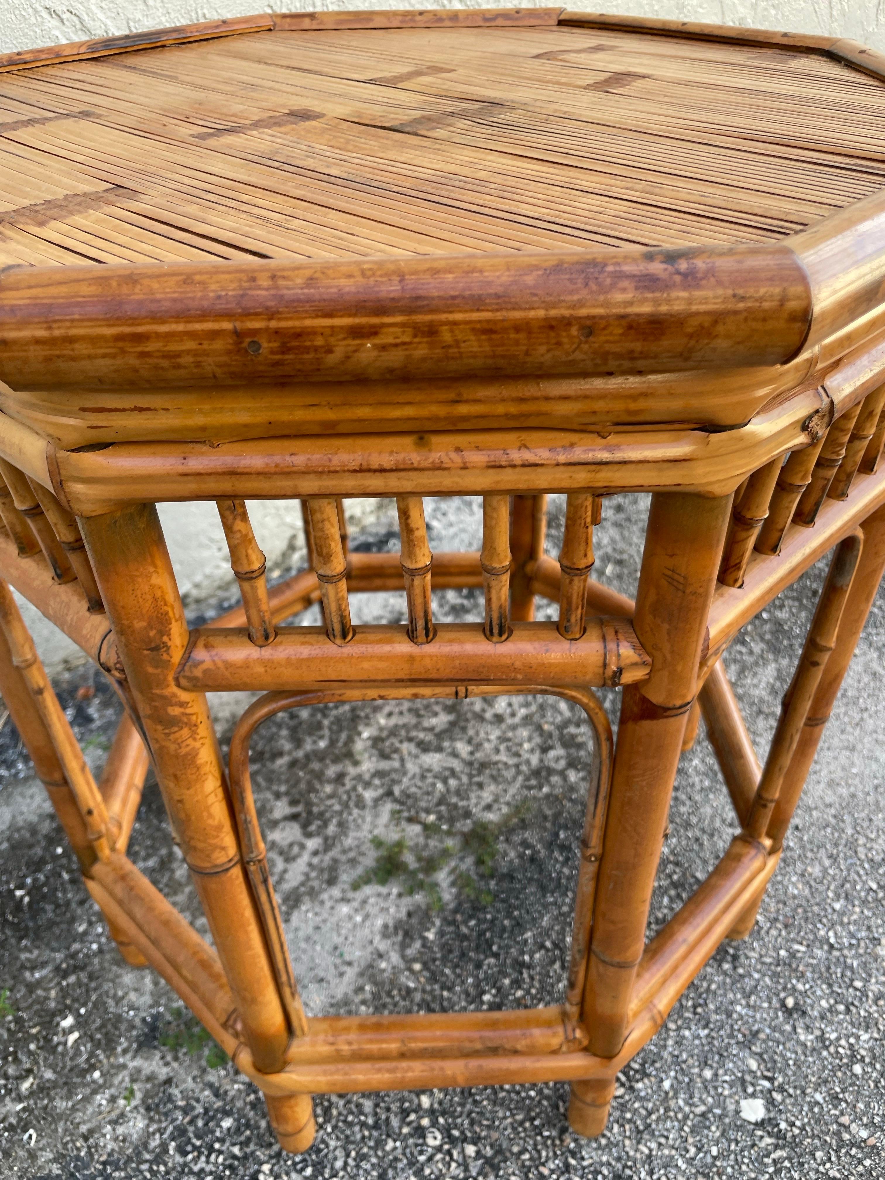 Vintage Burnt Bamboo Octagon Side Table en venta 1