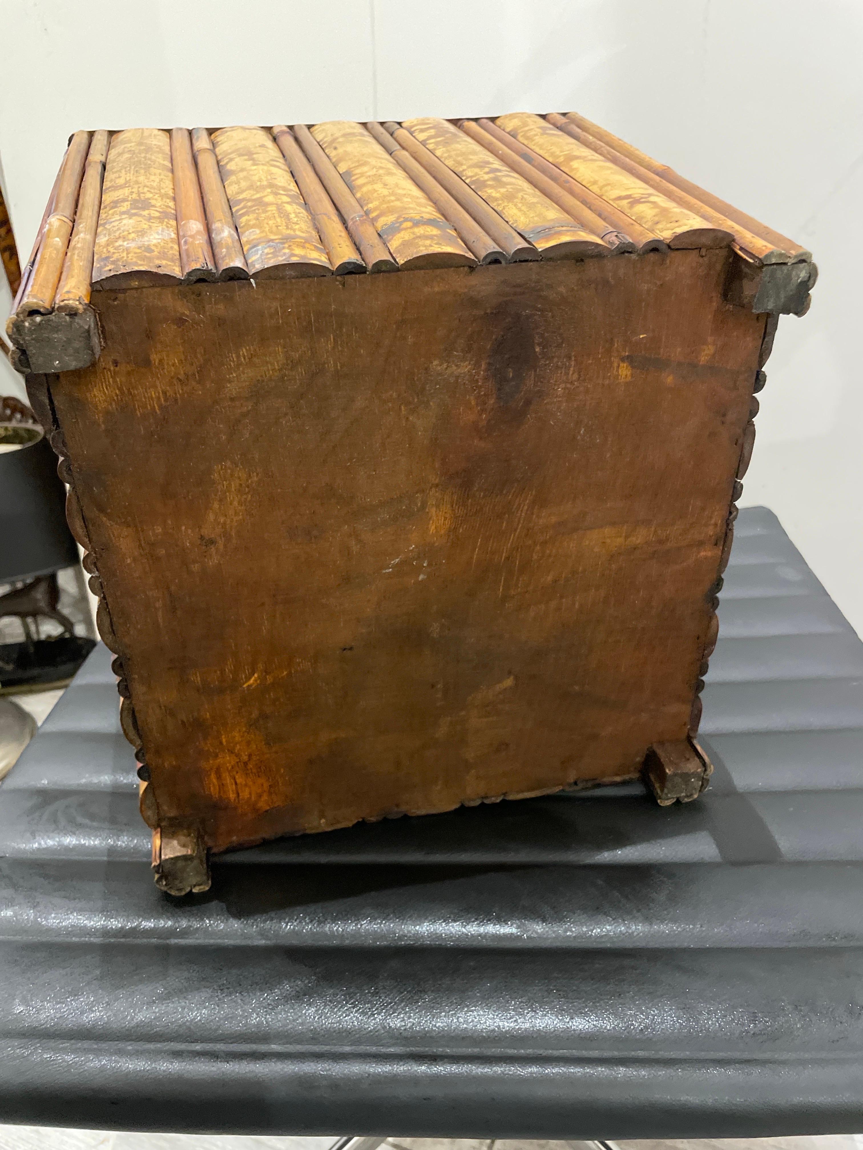 Caja jardinera vintage de bambú quemado Bambú en venta