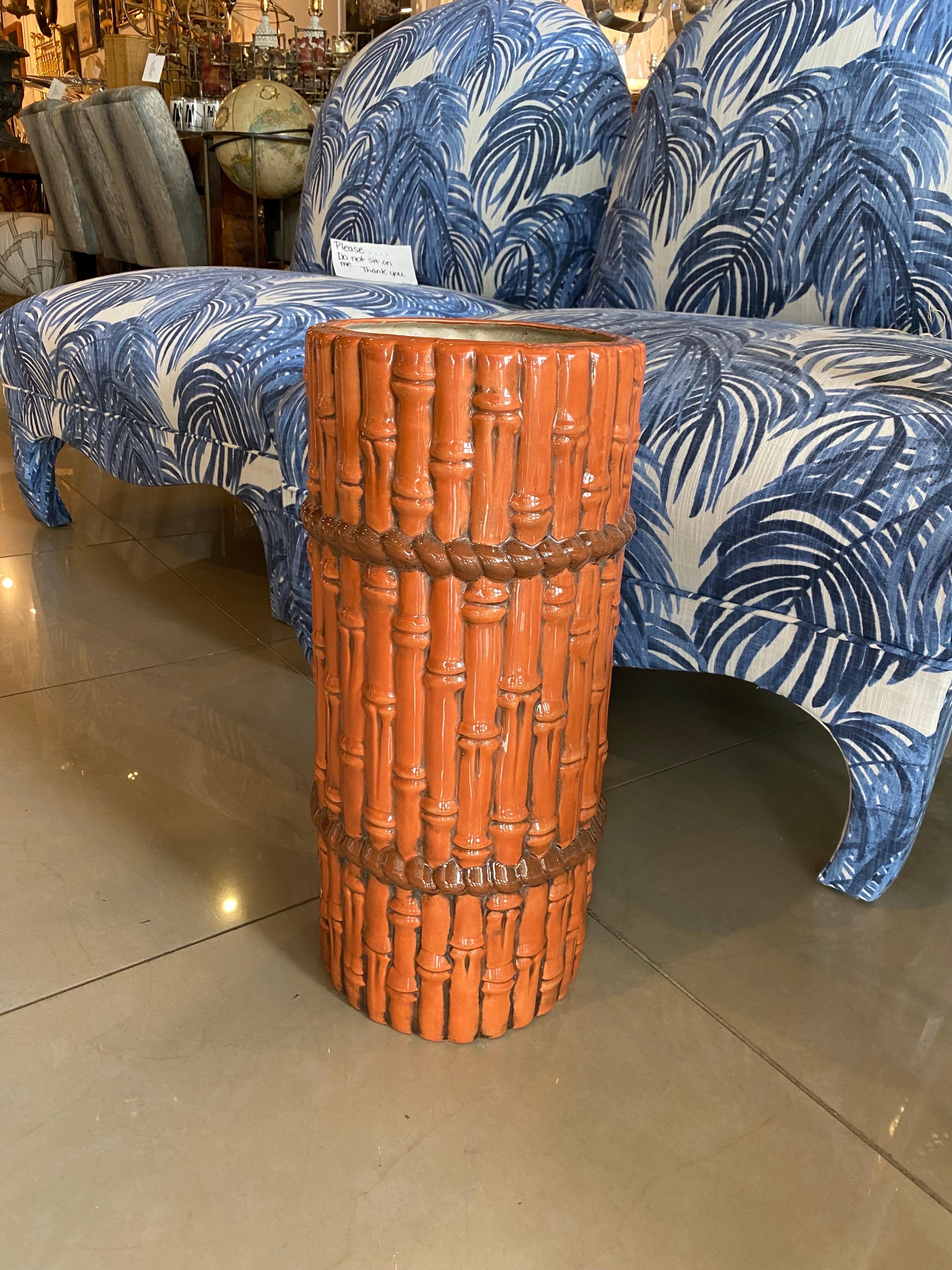 Vintage Burnt Orange Keramik Faux Bambus Regenschirm Stand  im Angebot 1