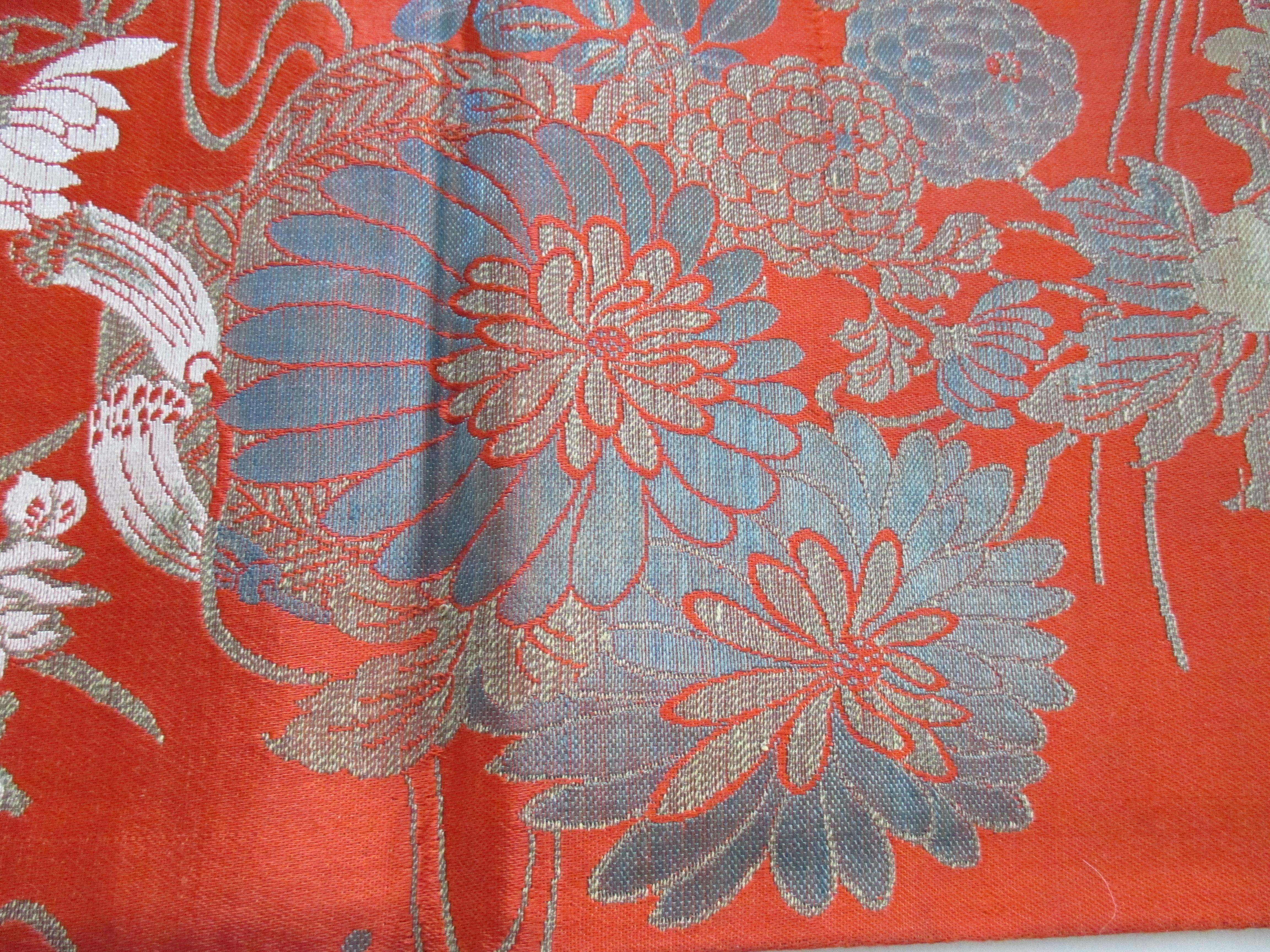 Vintage burnt orange floral silk textile with chrysanthemums and lilies.
Ideal for pillows and upholstery.
Size: 19.5