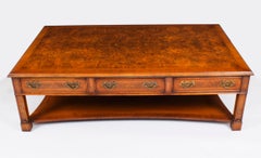 Table basse vintage en ronce de noyer avec six tiroirs 20ème siècle