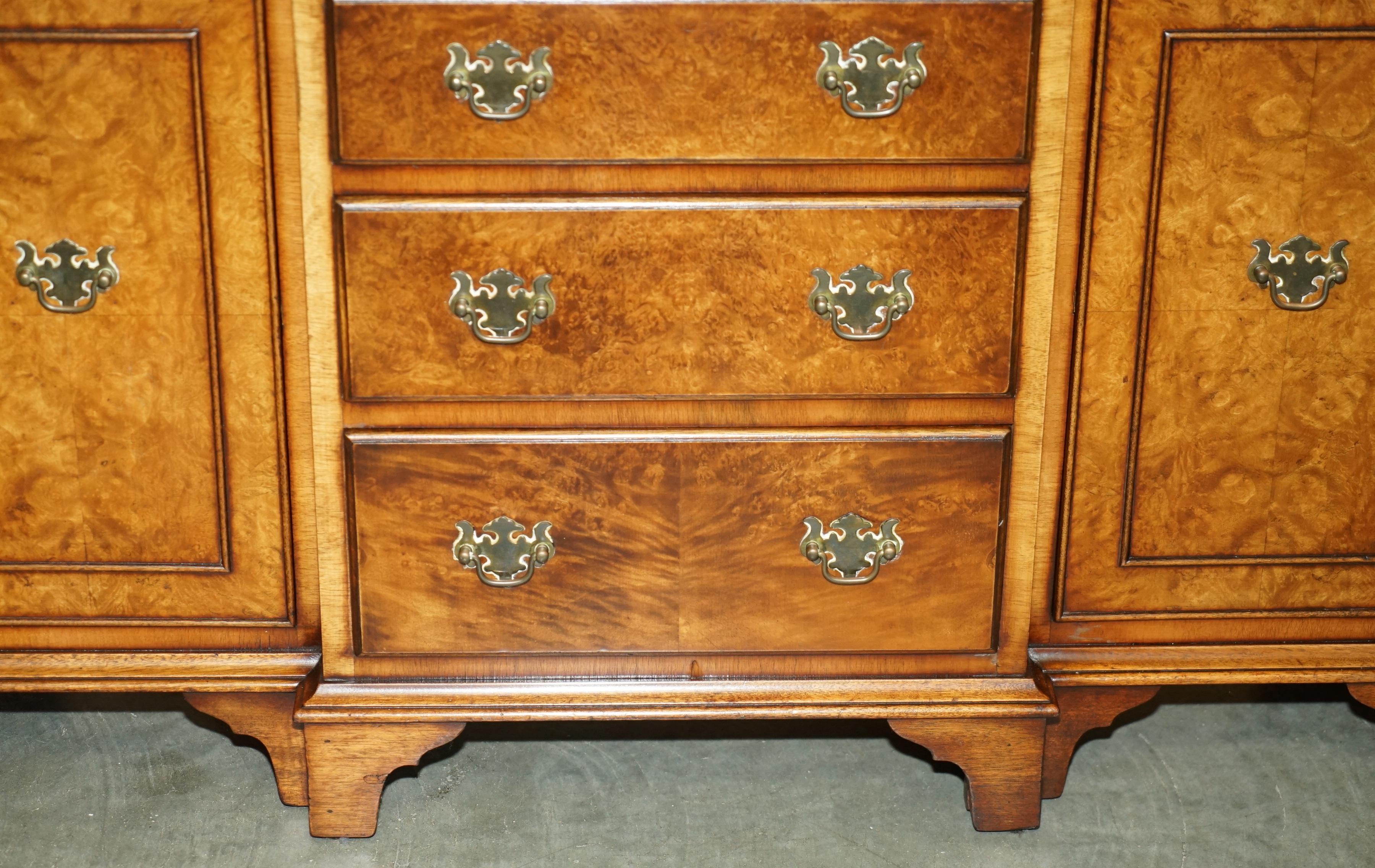 VINTAGE BURR & BURL WALNUT LIBRARY BOOKCASE BREAKFRONT SIDEBOARD WITH DRAWERs For Sale 4