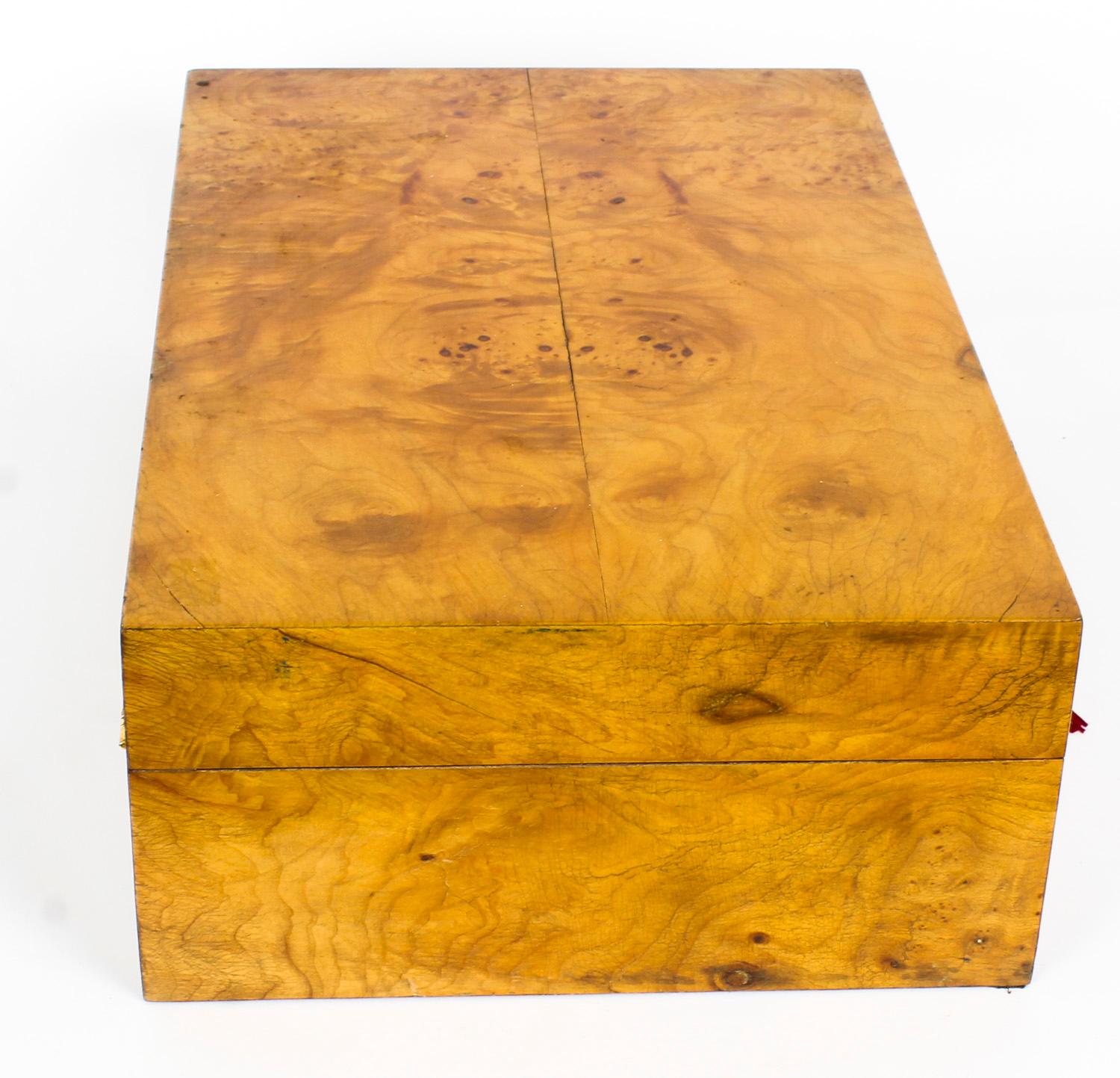 Vintage Burr Elm Cigar Humidor, Mid-20th Century In Good Condition In London, GB