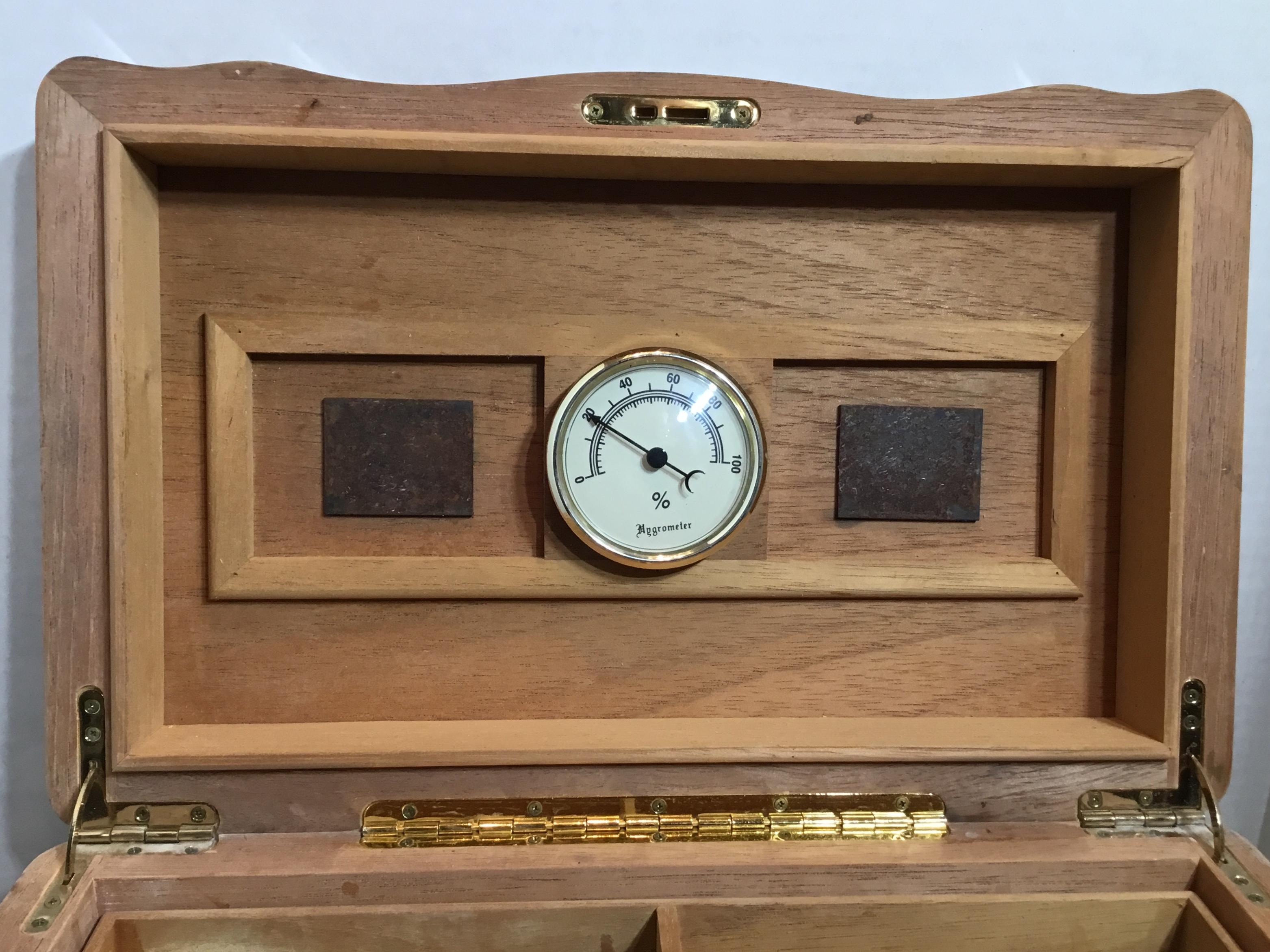 Vintage Burr Elm Humidor with Fitted Interior 4