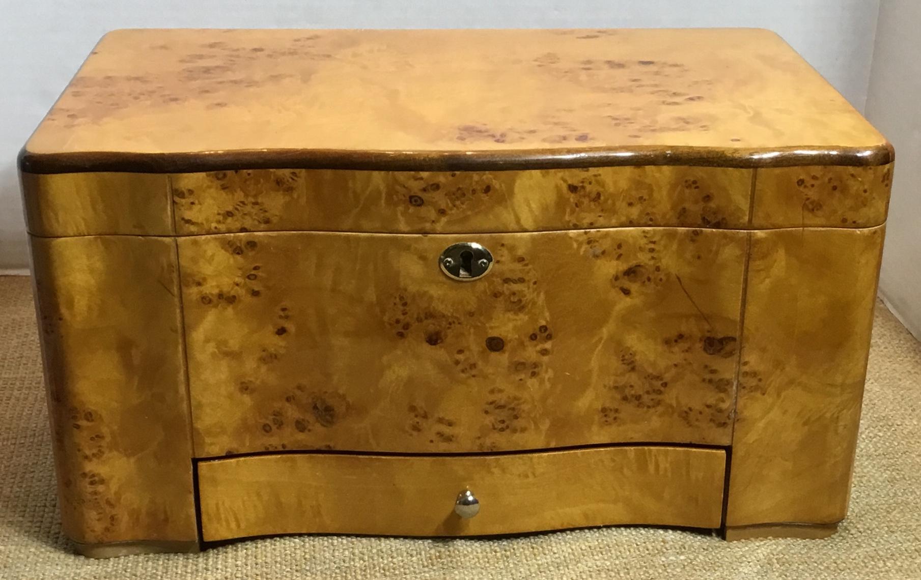 Vintage Burr Elm Humidor with Fitted Interior 7