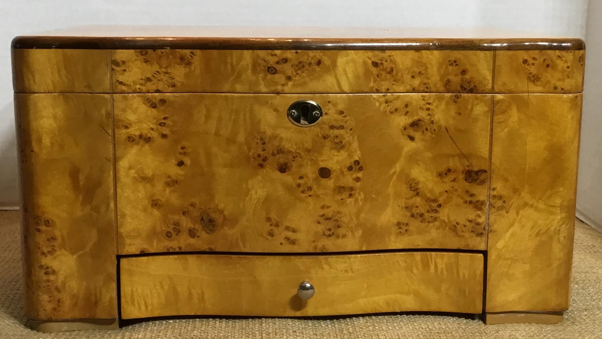 Vintage Burr Elm Humidor with Fitted Interior 9