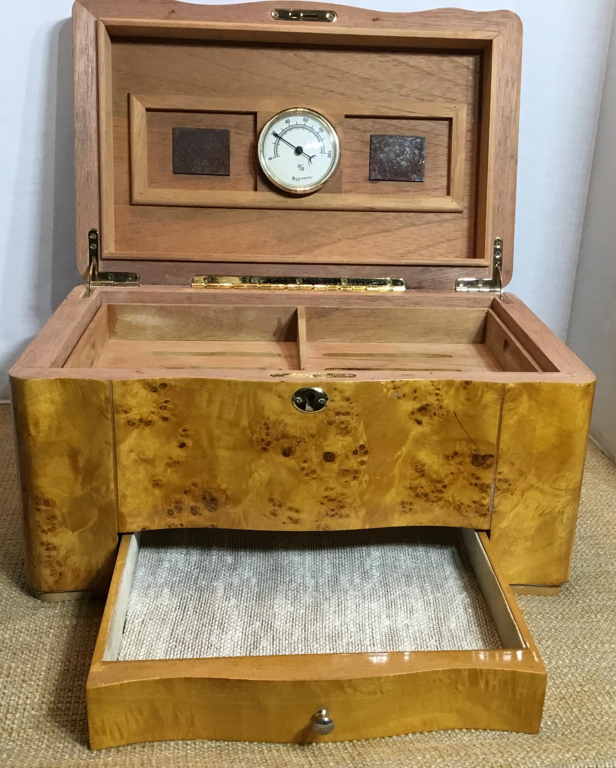 Vintage Burr Elm Humidor with Fitted Interior 2