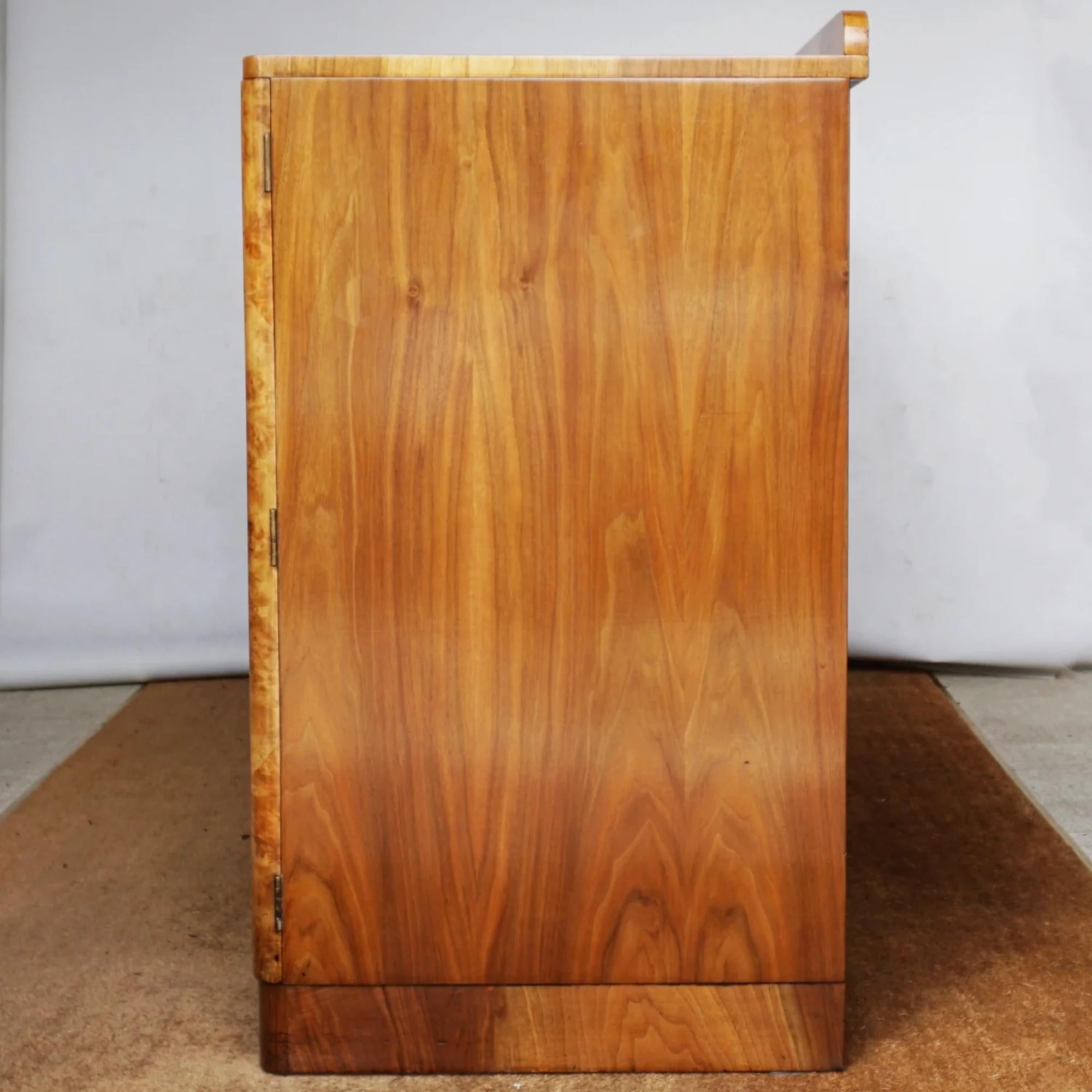 Vintage Burr Walnut Art Deco Sideboard  7