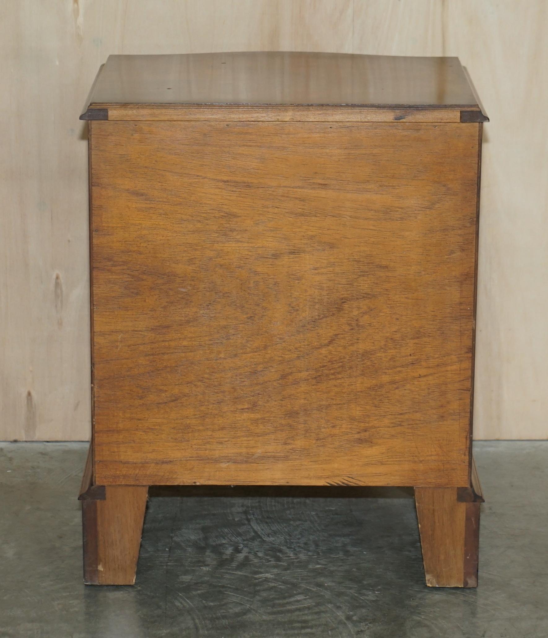 Vintage Burr Walnut Bevan Funnell Serpentine Fronted Side Table Chest of Drawers For Sale 5