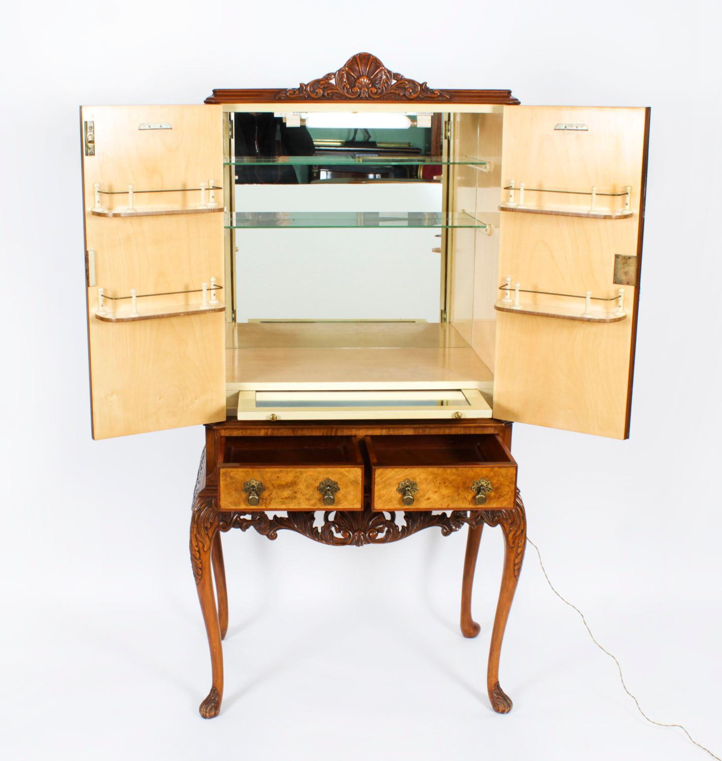 Vintage Burr Walnut Cocktail Cabinet Bebidas Bar Seco y Cristalería Siglo XX en venta 4