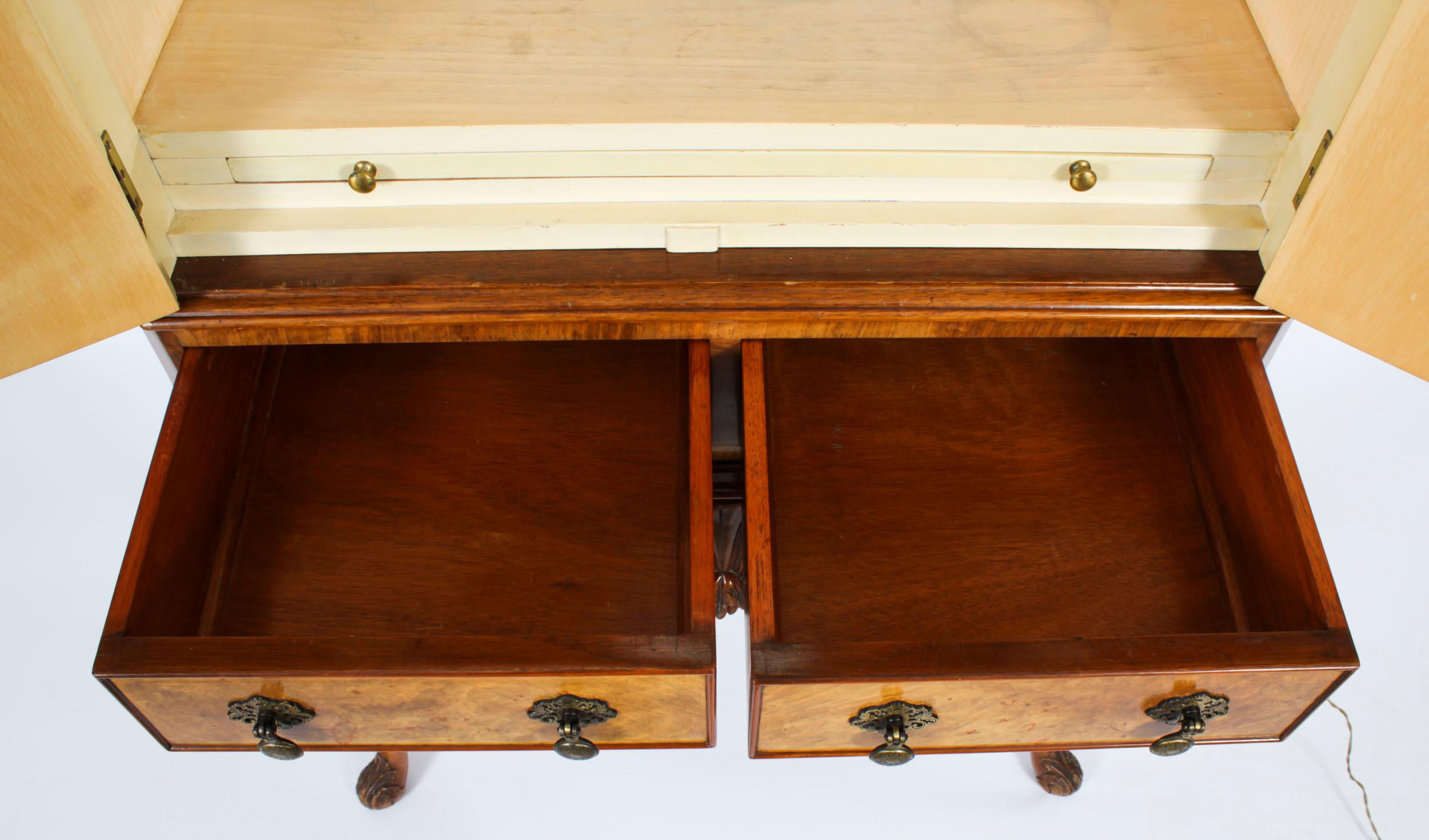 Vintage Burr Walnut Cocktail Cabinet Bebidas Bar Seco y Cristalería Siglo XX en venta 10