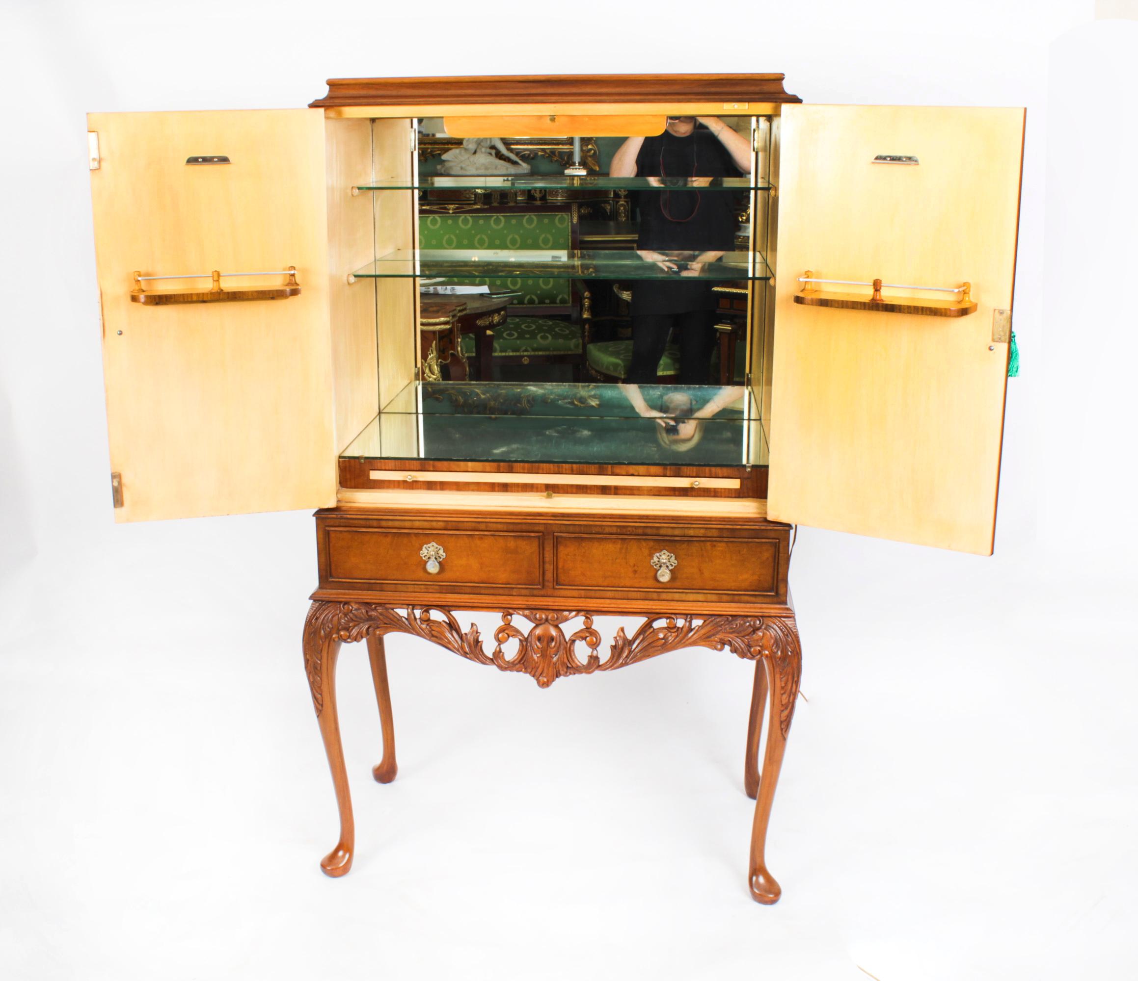 Vintage Burr Walnut Cocktail Cabinet Drinks Dry Bar & Glassware Mid 20th C For Sale 3