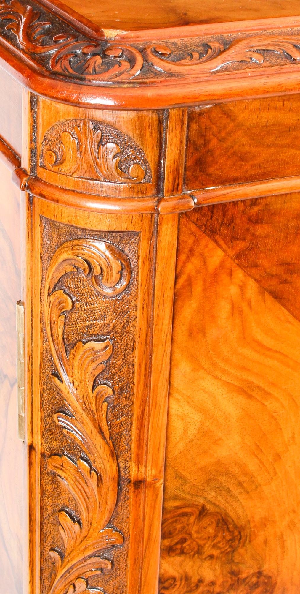 English Vintage Burr Walnut Cocktail Drinks Dry Bar Cabinet Harrods, Mid-20th Century
